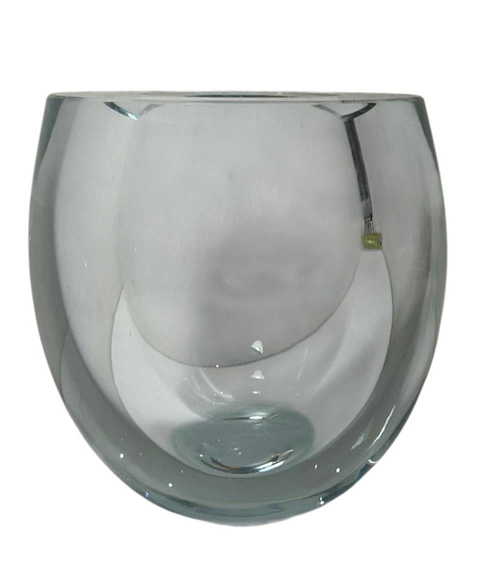 Swedish Glass Vase In Good Condition For Sale In Tampa, FL