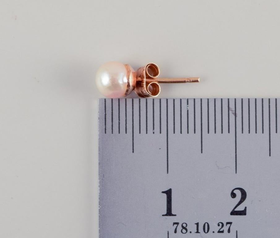 Schwedischer Goldschmied. Ein Paar Classic Ohrstecker aus 18 Karat Gold. Damen im Angebot