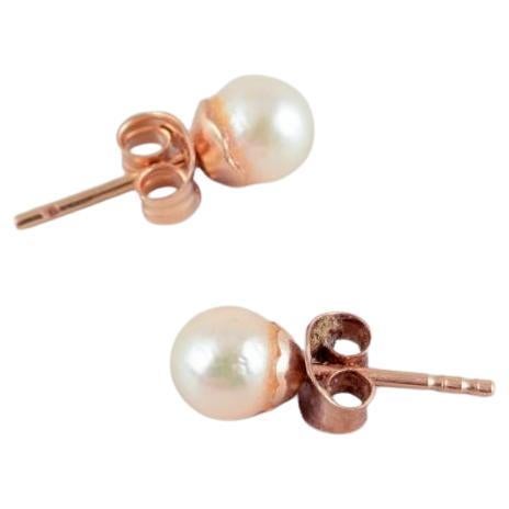 Swedish goldsmith. Pair of ear studs in gold with cultured pearls.