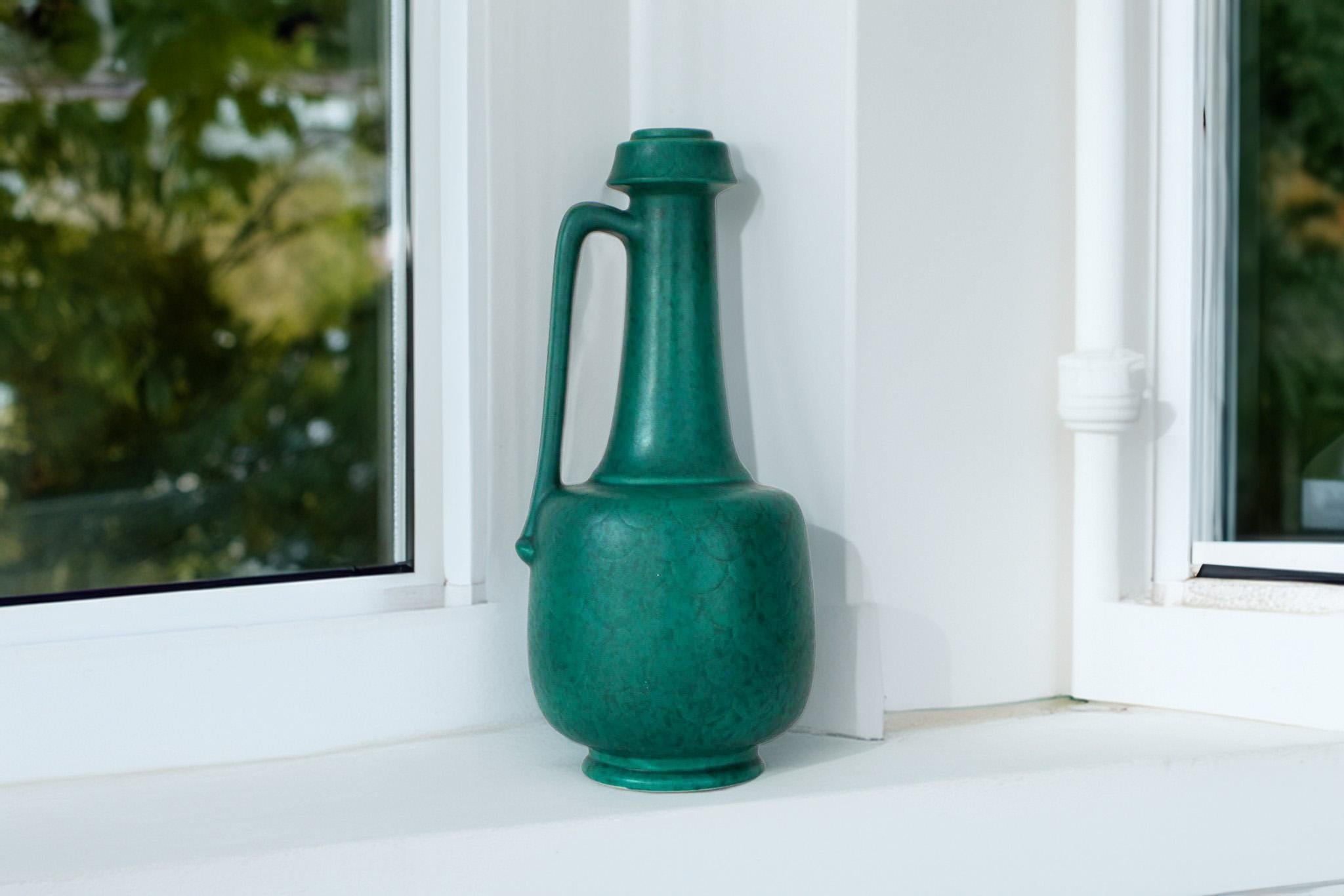 Un vaso Art déco piuttosto grande, noto come 