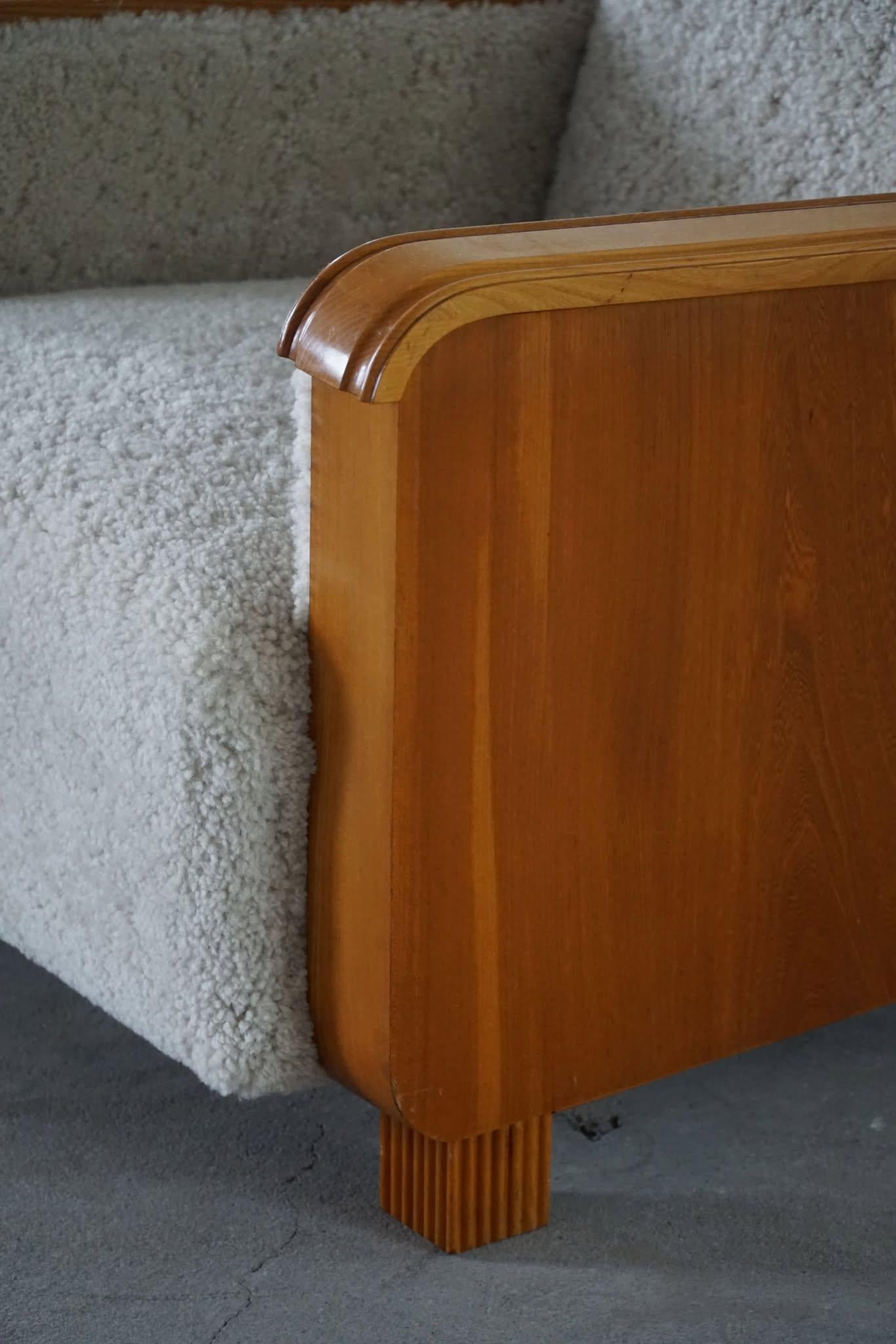 Swedish Grace, paire de chaises longues Art déco en orme et laine d'agneau, années 1930 en vente 11