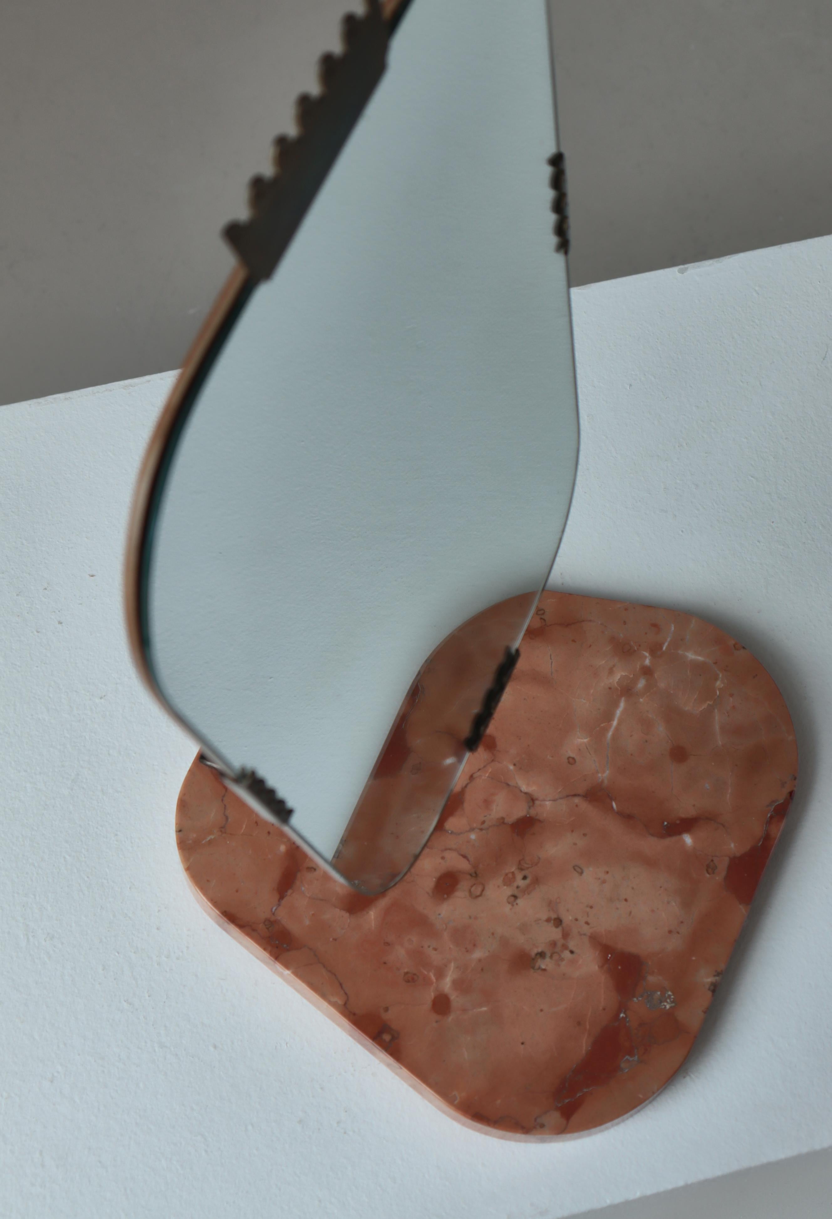 Milieu du XXe siècle Miroir de table réglable Grace en marbre et laiton, Suède, années 1930 en vente