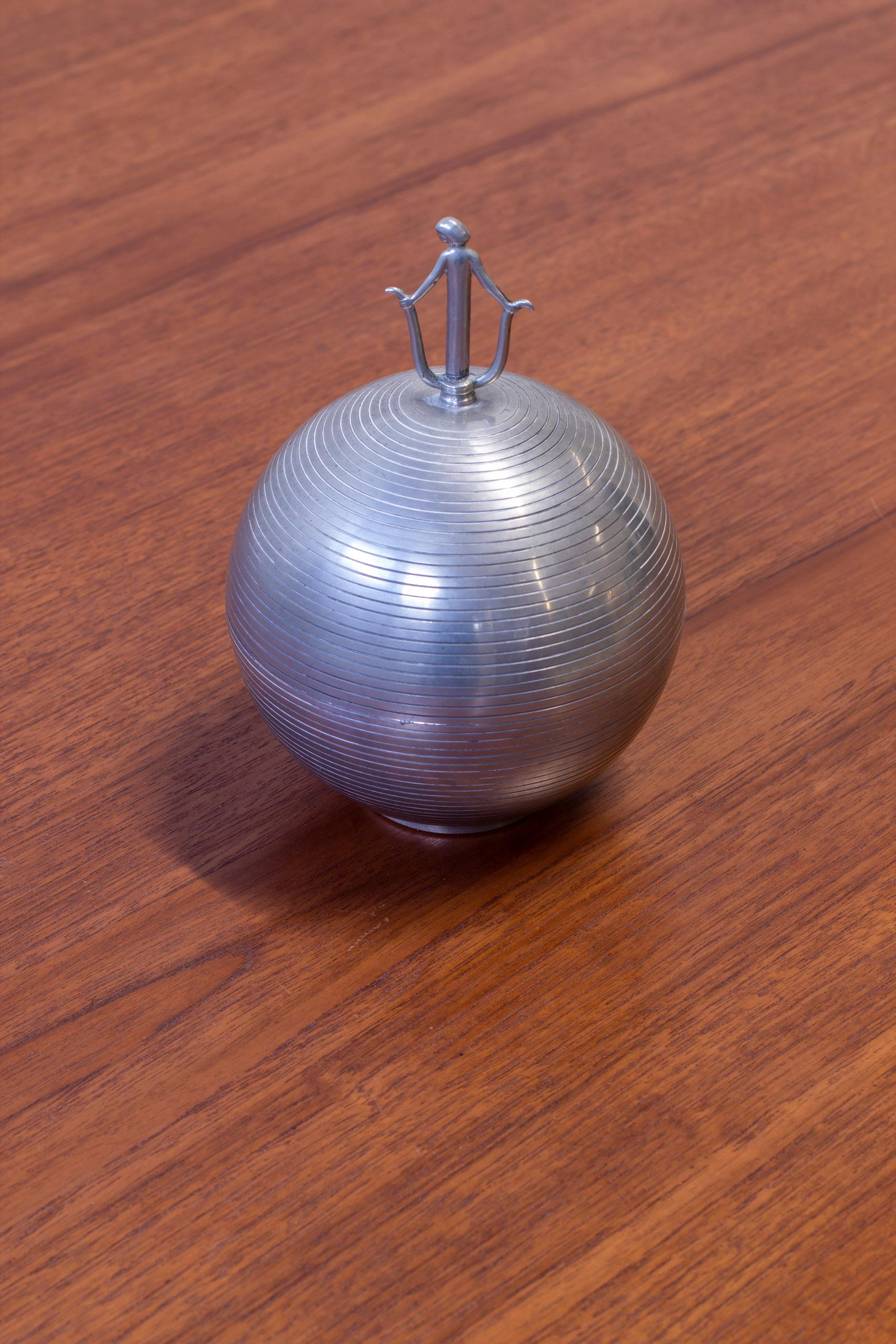 Mid-20th Century Swedish grace Bonbonniere in pewter by Sylvia Stave, CG Hallberg 1933 For Sale