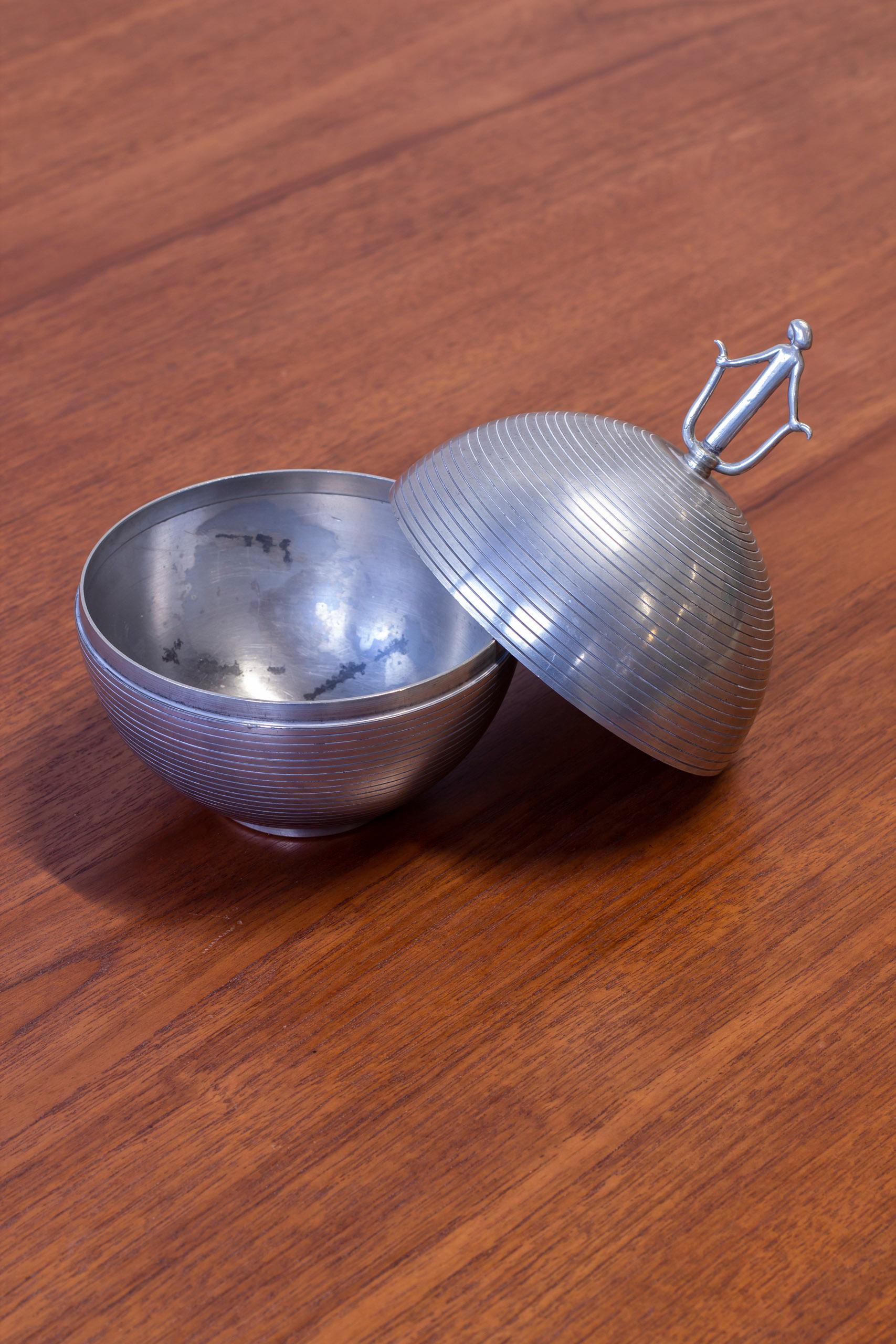 Pewter Swedish grace Bonbonniere in pewter by Sylvia Stave, CG Hallberg 1933 For Sale
