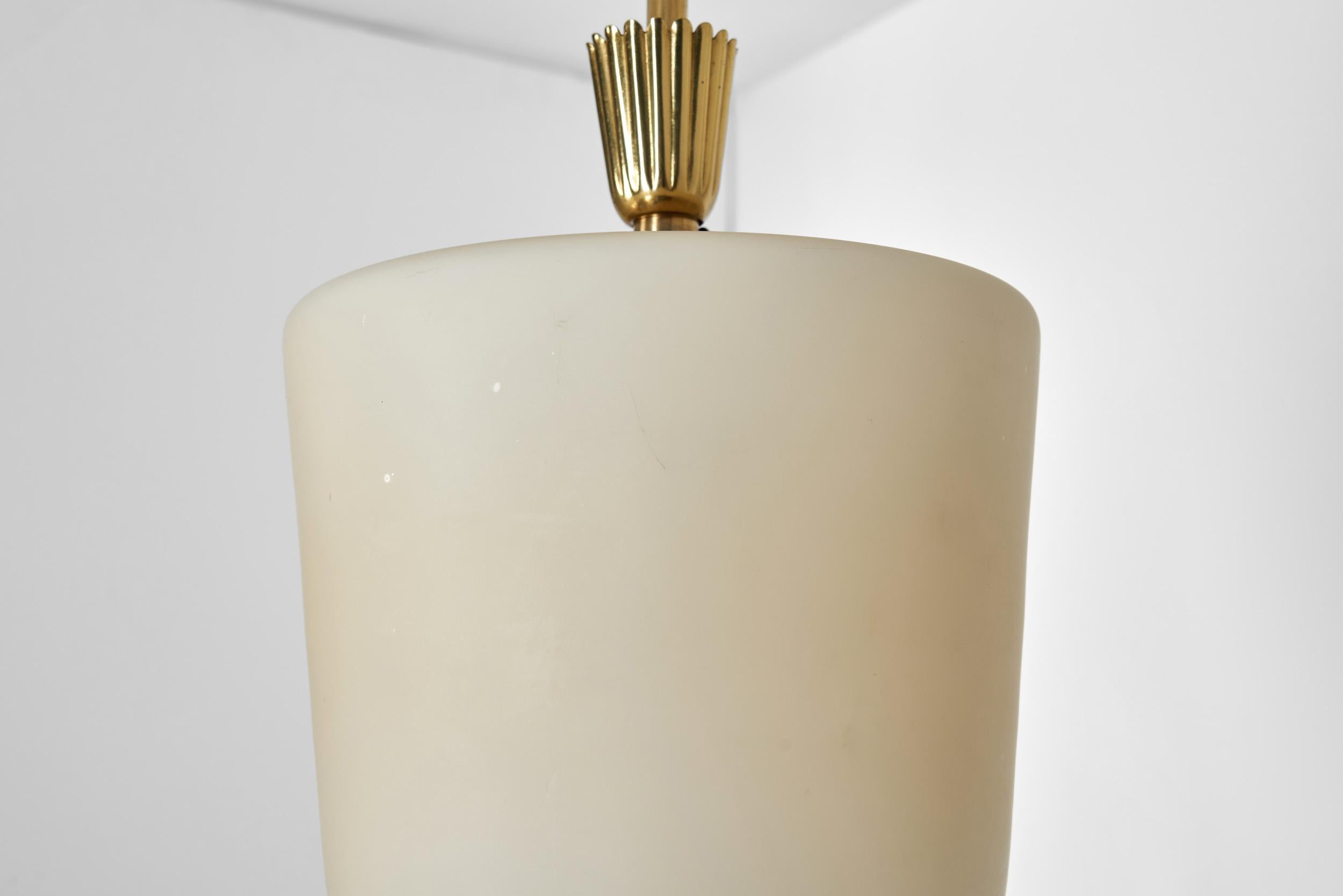 Lampada a sospensione Grace svedese in ottone e vetro, Svezia, 1920 ca. in vendita 4