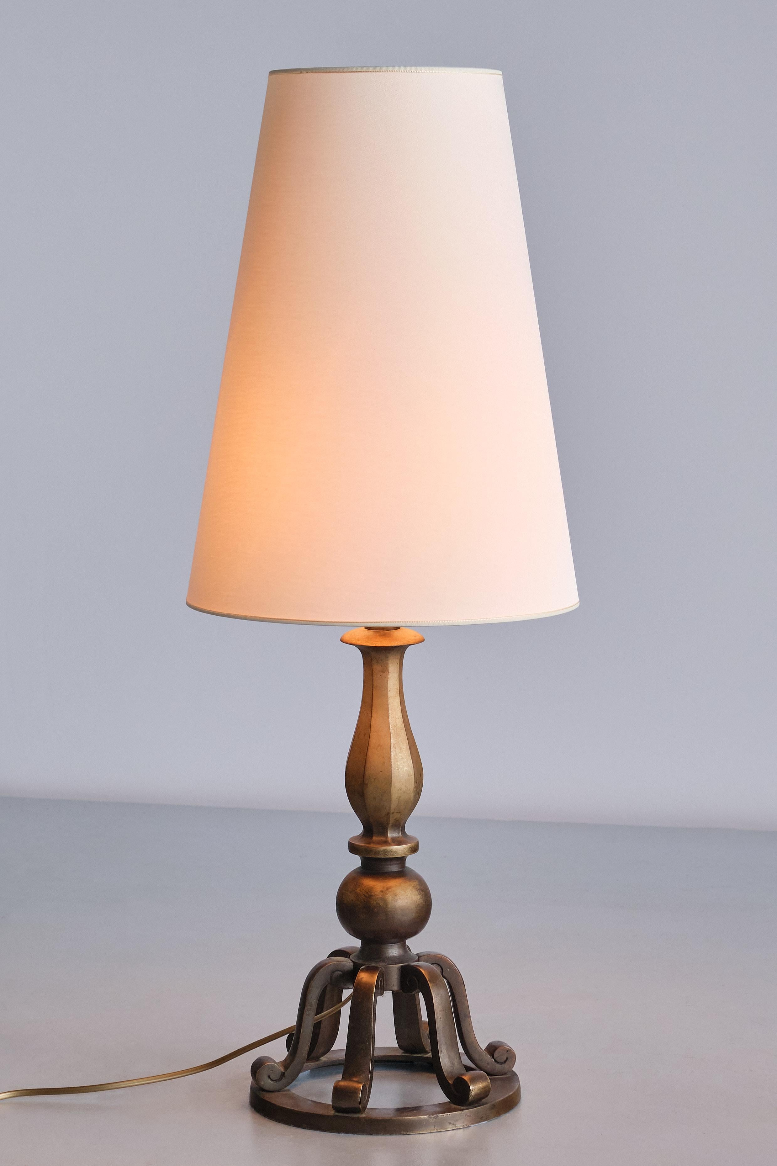 Swedish Grace Brass Table Lamp by C.G. Hallberg, Sweden, Early 1930s In Good Condition For Sale In The Hague, NL