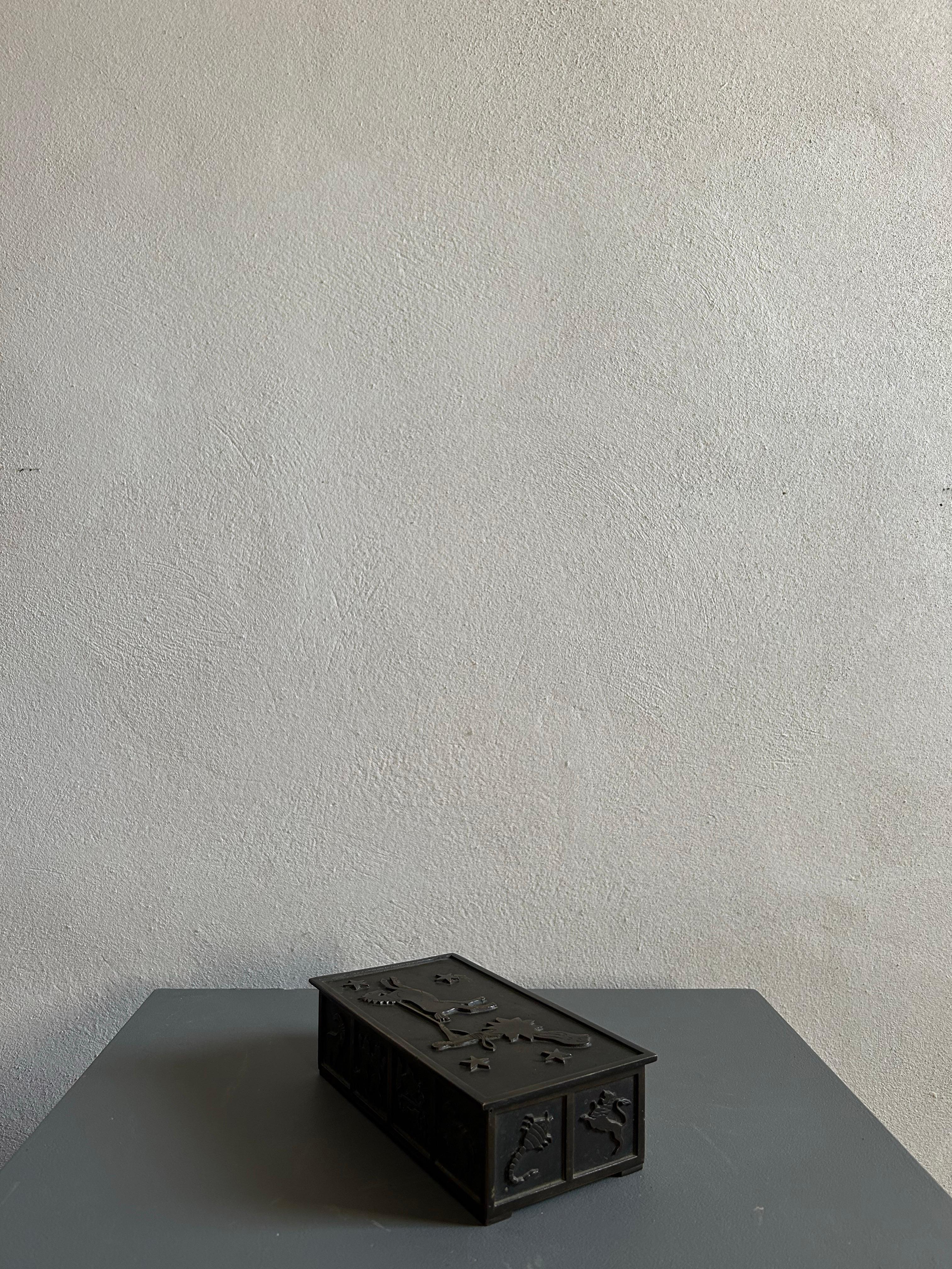 Caja sueca de bronce Grace, Suecia Años 30 Sueco en venta
