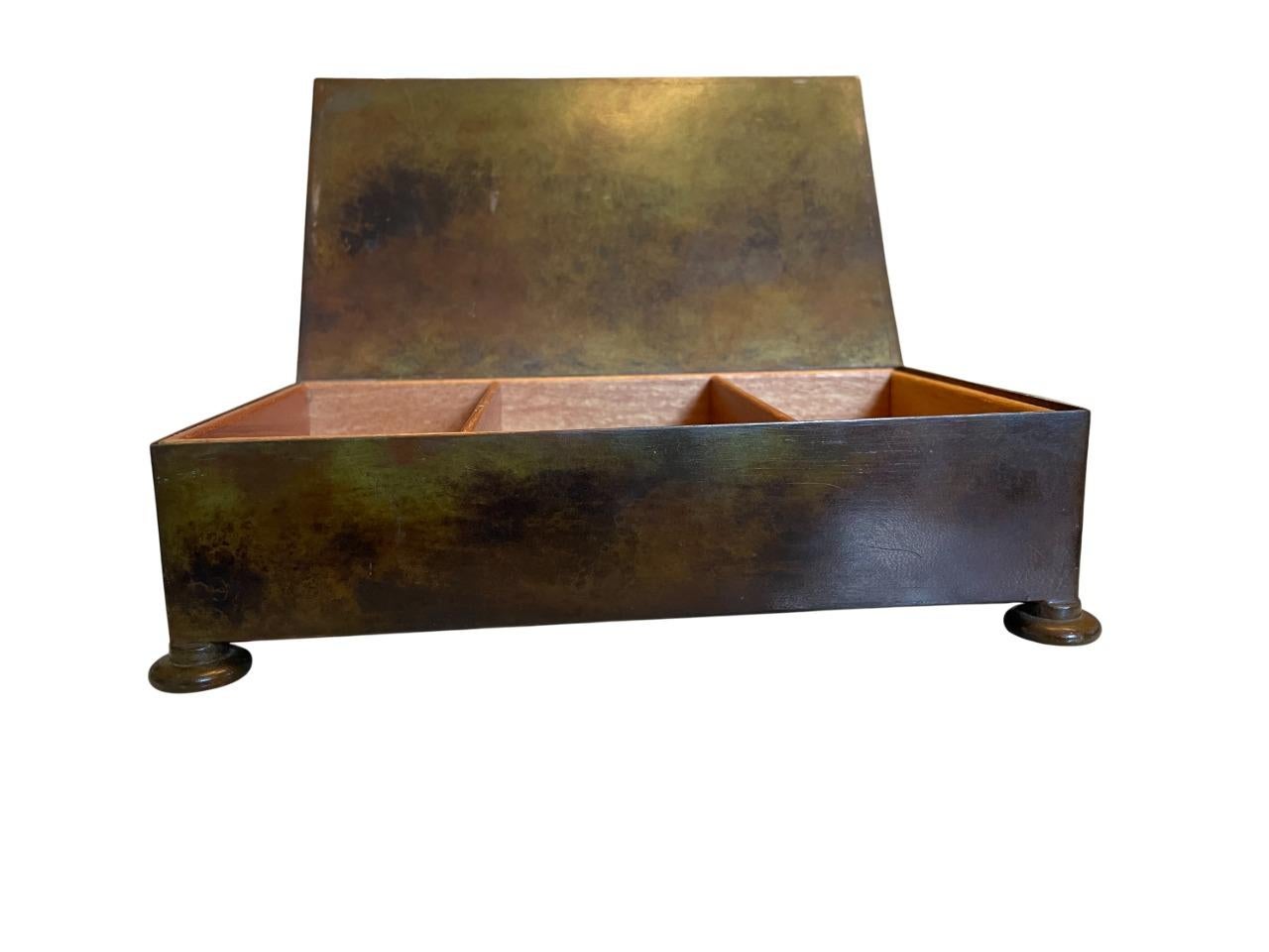 Elegante Caja de Cartas de Bronce Grace Sueca - Años 30 mediados del siglo XX en venta