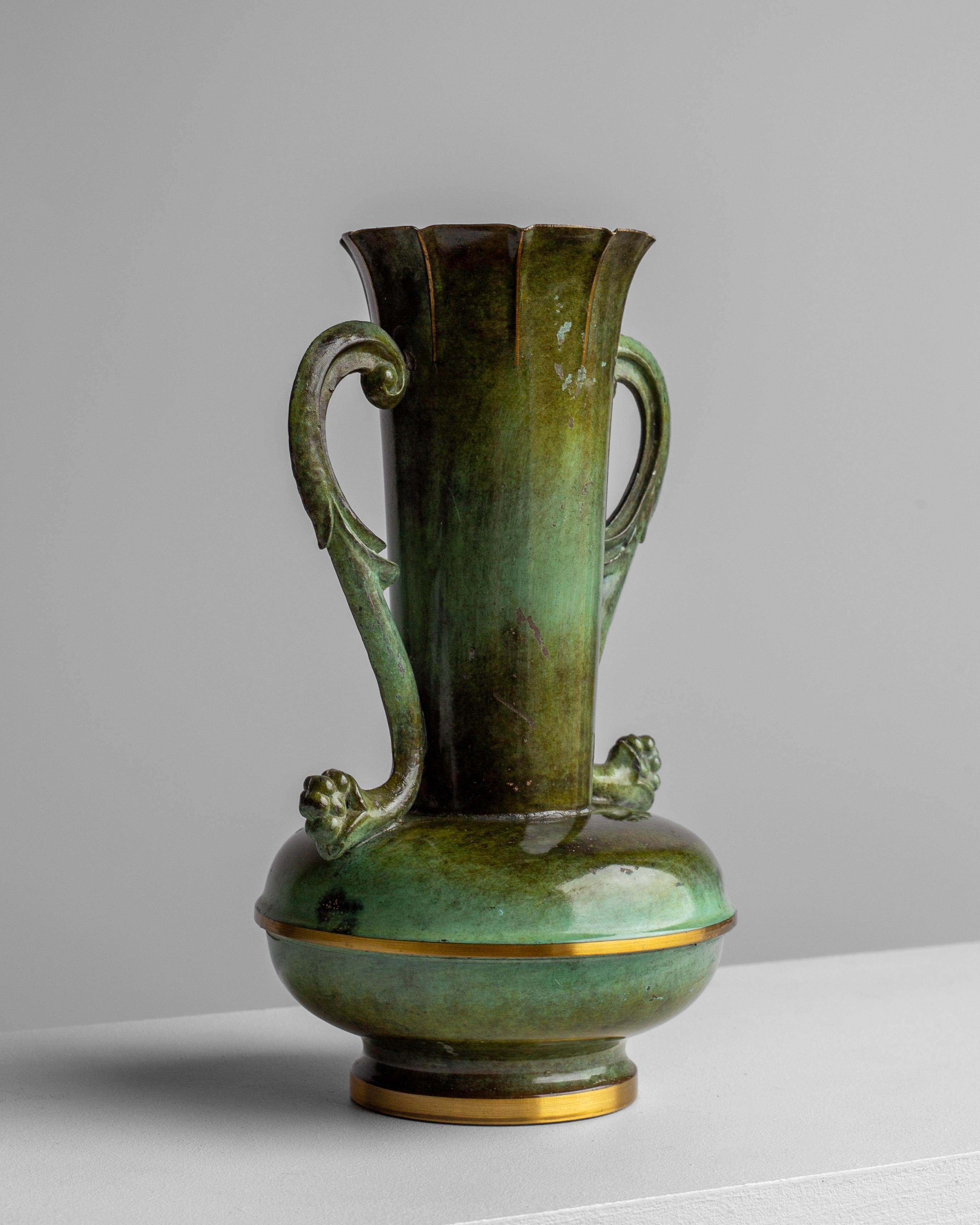 Art Déco Vaso svedese Grace in bronzo con manico in metallo patinato, Art Deco scandinavo, anni '30 in vendita