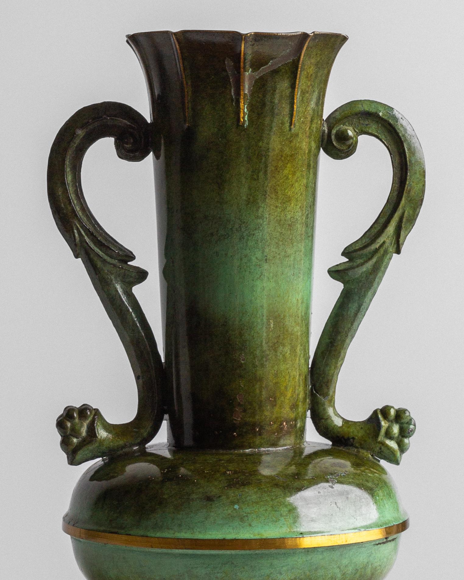 Bronzato Vaso svedese Grace in bronzo con manico in metallo patinato, Art Deco scandinavo, anni '30 in vendita