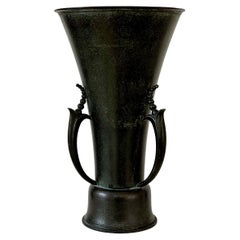 Vaso svedese Grace in bronzo, Ystad Brons, anni '30