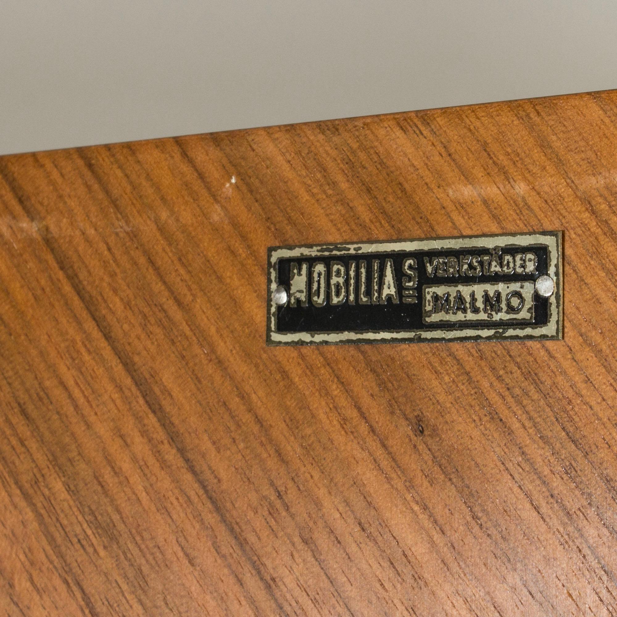 Swedish Grace cabinet from Mobilia, attributed to Oscar Nilsson, Sweden, 1930s For Sale 8