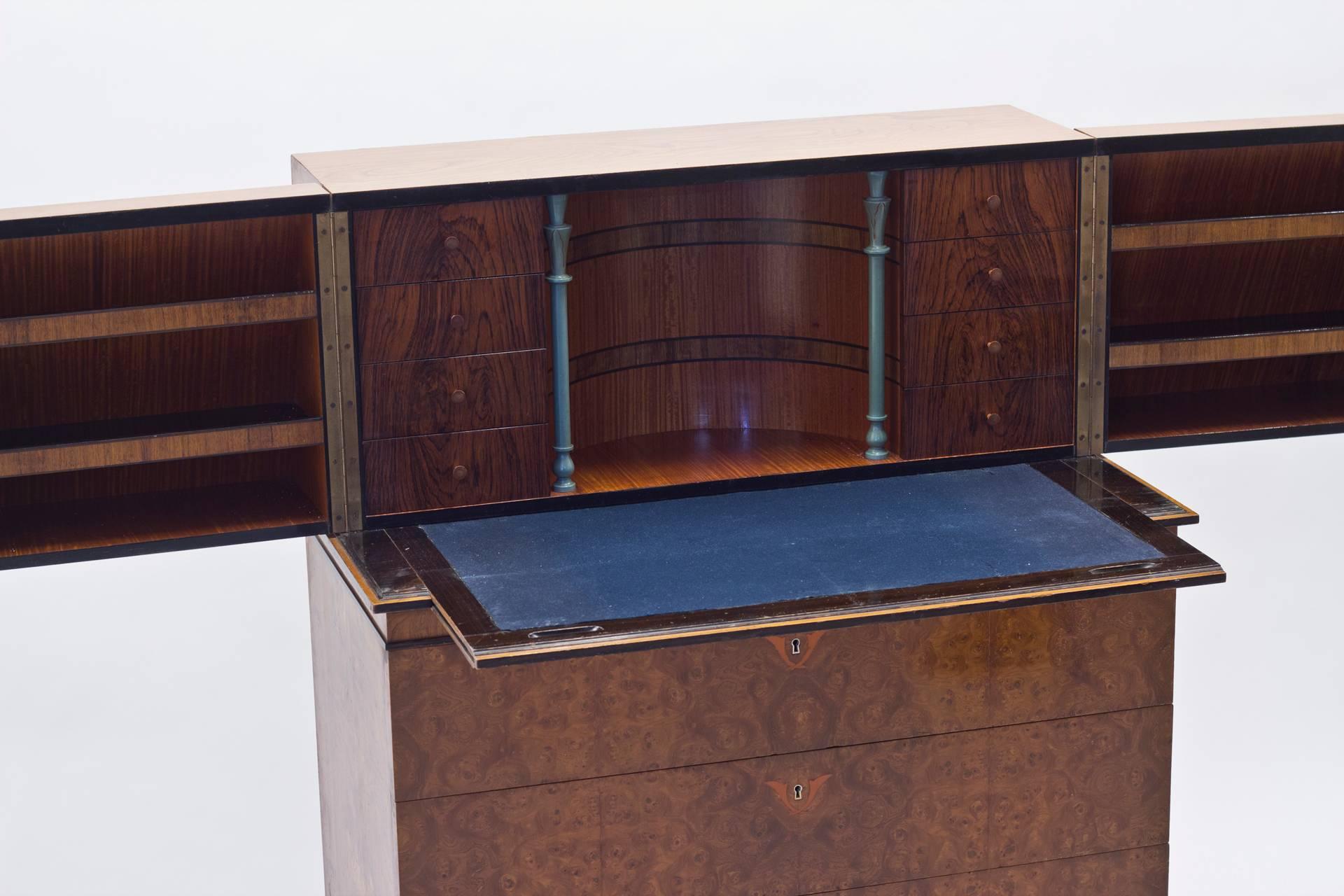 Schwedischer Grace Chiffonier von Erik Chambert für Chamberts Möbelfabrik, 1930er Jahre im Zustand „Gut“ im Angebot in Uppsala, SE