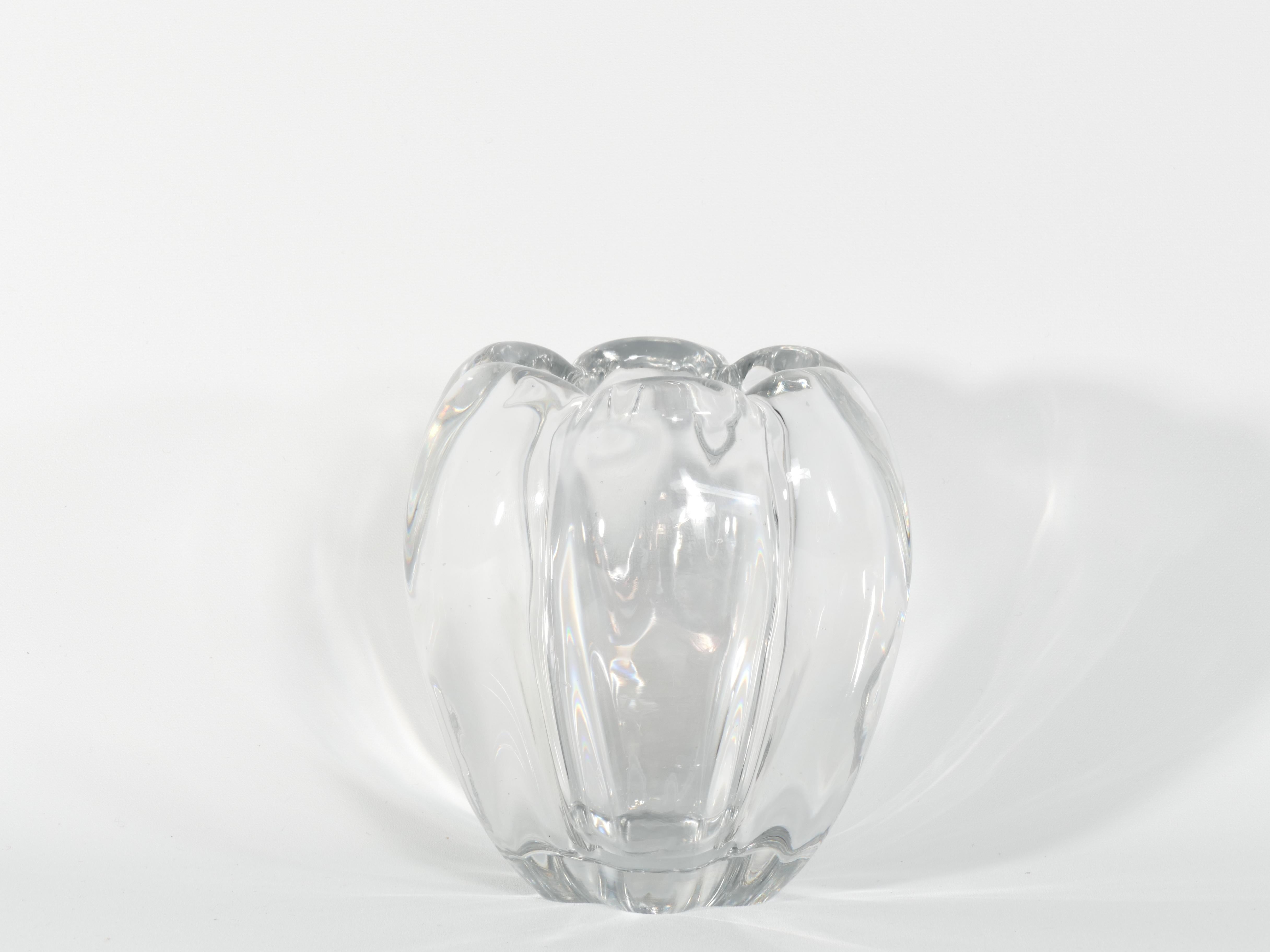 Hand-Crafted Swedish Grace Crystal Glass Vase Stella Polaris by Vicke Lindstrand for Orrefors For Sale