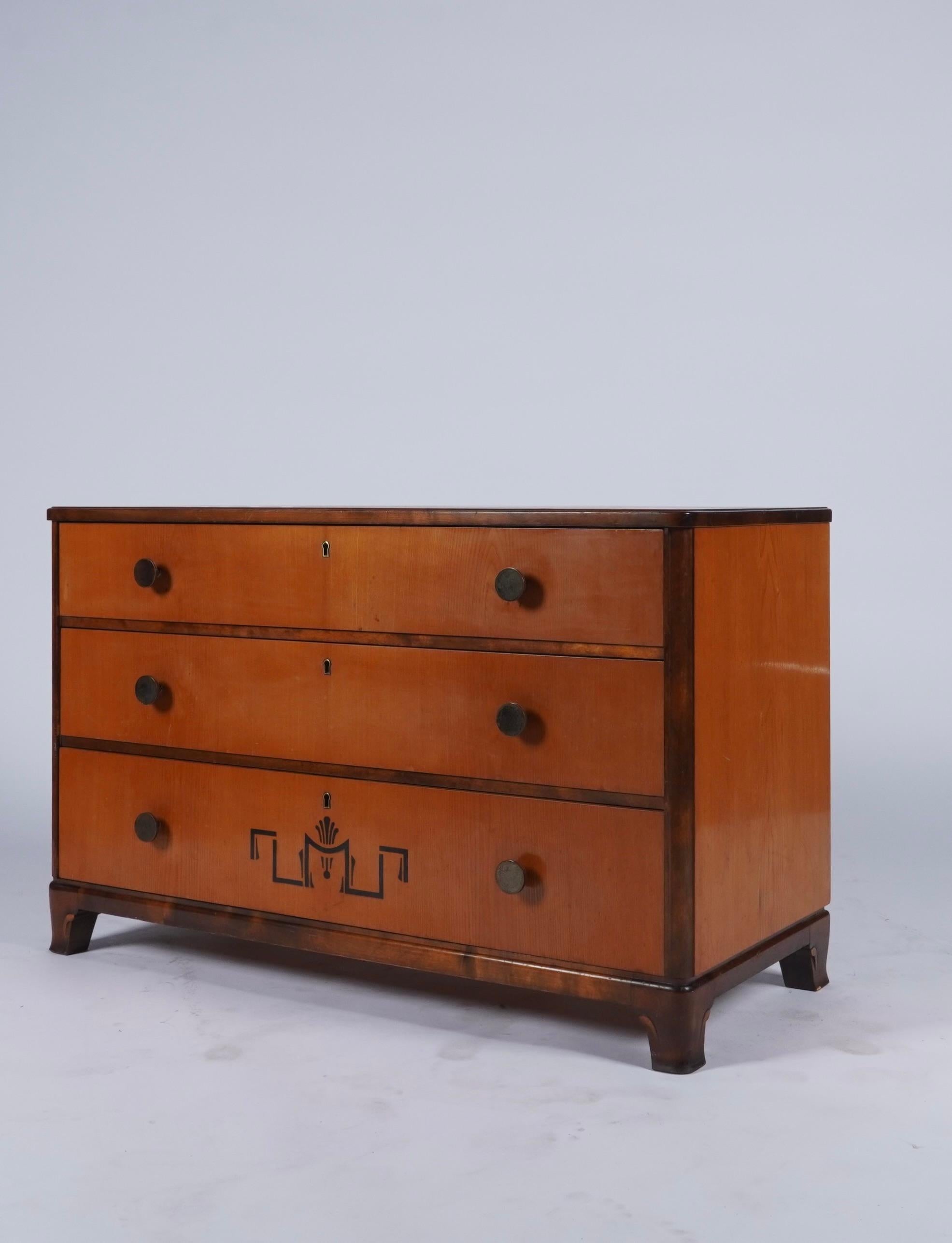 Swedish Grace Dresser in Elm In Good Condition For Sale In Portland, OR