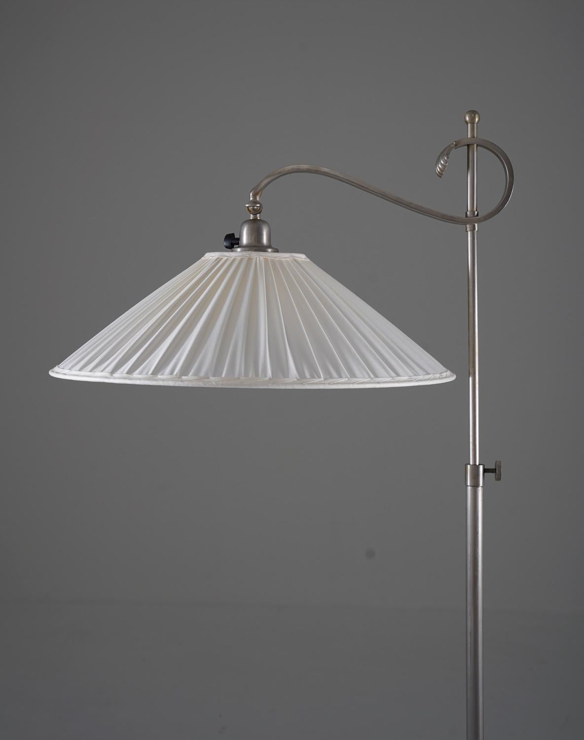 Swedish Grace Floor Lamp, 1920s In Good Condition In Karlstad, SE