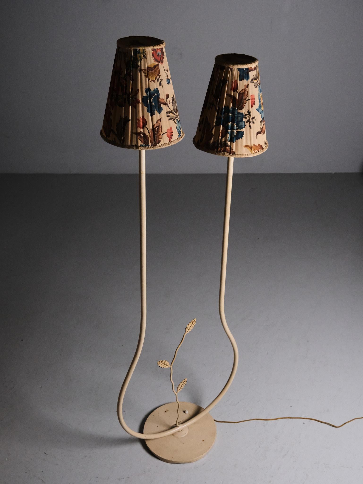 Schwedische Grace-Stehlampe von anonymen Designer für Bjerkås Armatur, 1940er Jahre im Zustand „Gut“ im Angebot in Eskilstuna, SE