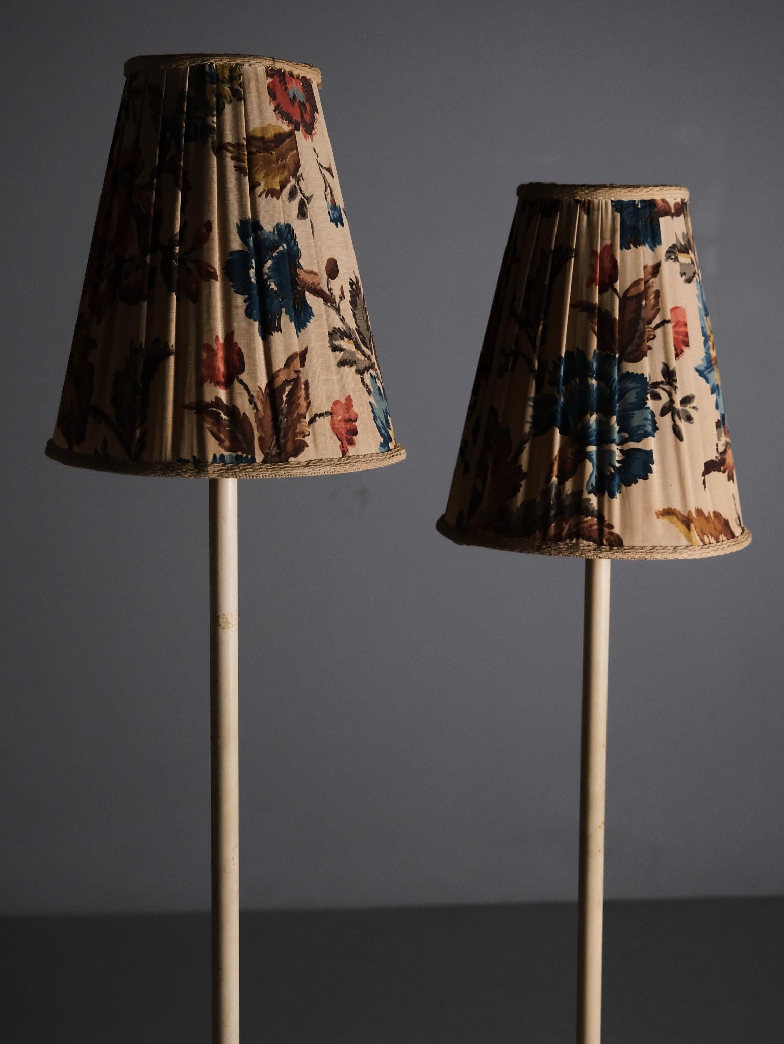 Schwedische Grace-Stehlampe von anonymen Designer für Bjerkås Armatur, 1940er Jahre (20. Jahrhundert) im Angebot