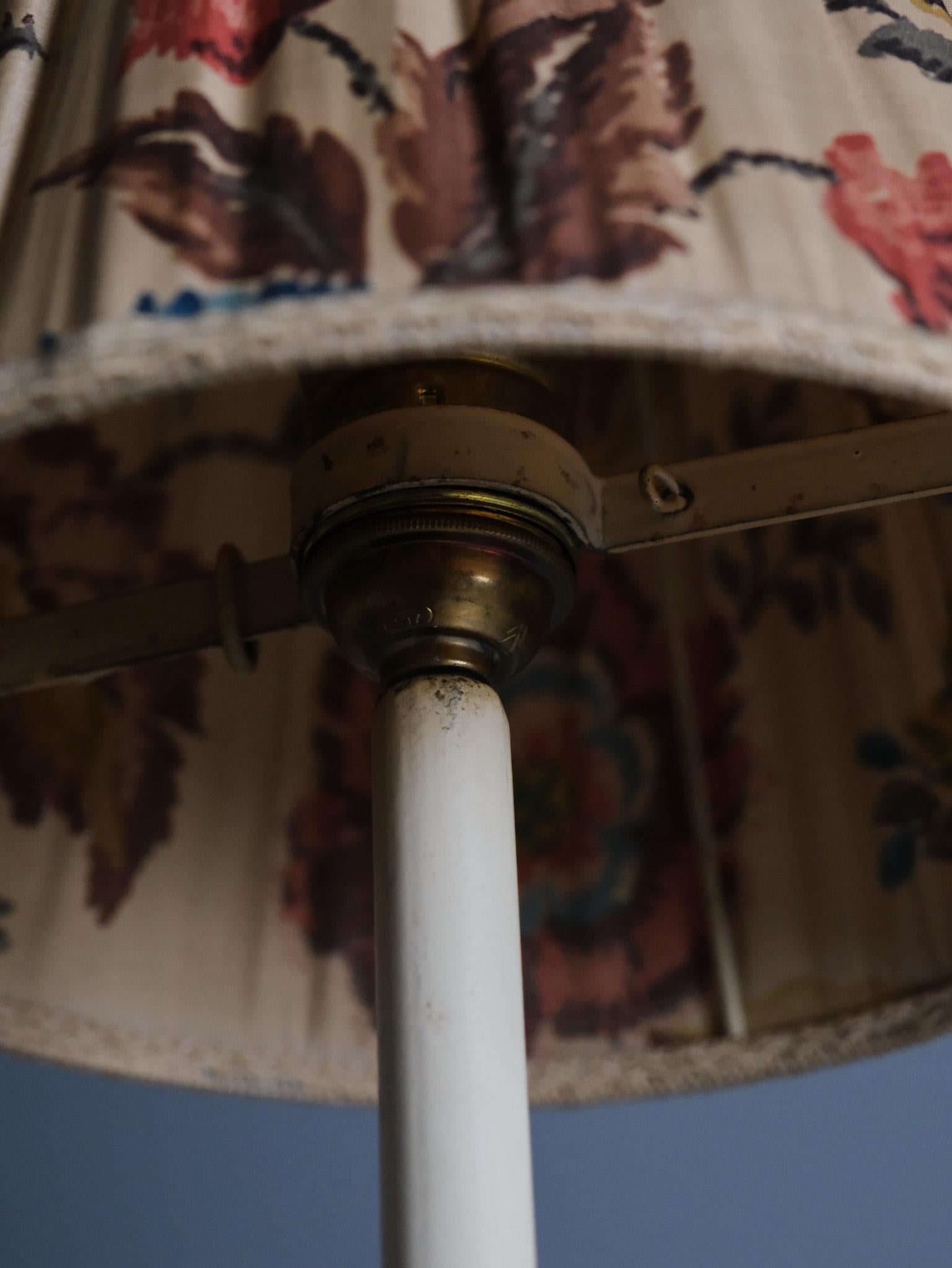 Schwedische Grace-Stehlampe von anonymen Designer für Bjerkås Armatur, 1940er Jahre im Angebot 2