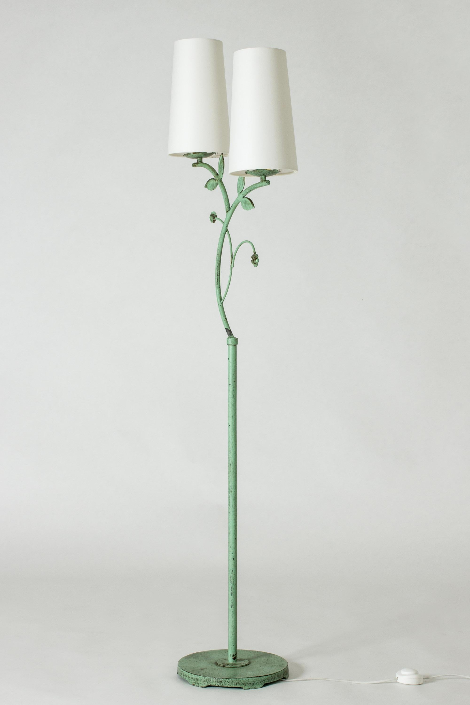 Beautiful Swedish Grace floor lamp from Bjerkås Armatur, made from oxidized green lacquered metal. Decorated with leaves and flowers.