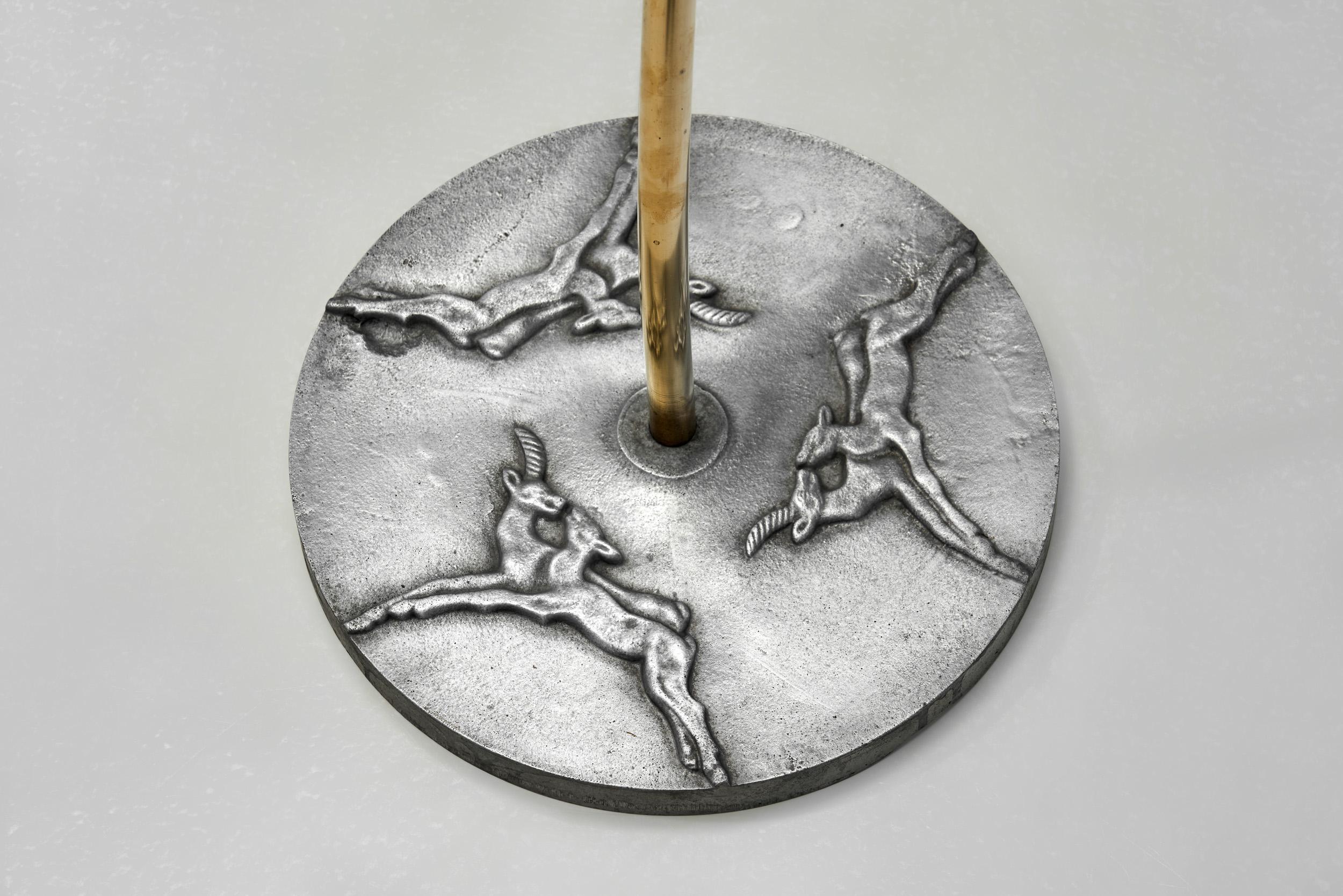 Lampadaire Grace suédois avec antilopes décoratives sur la base, Suède, années 1930 en vente 10