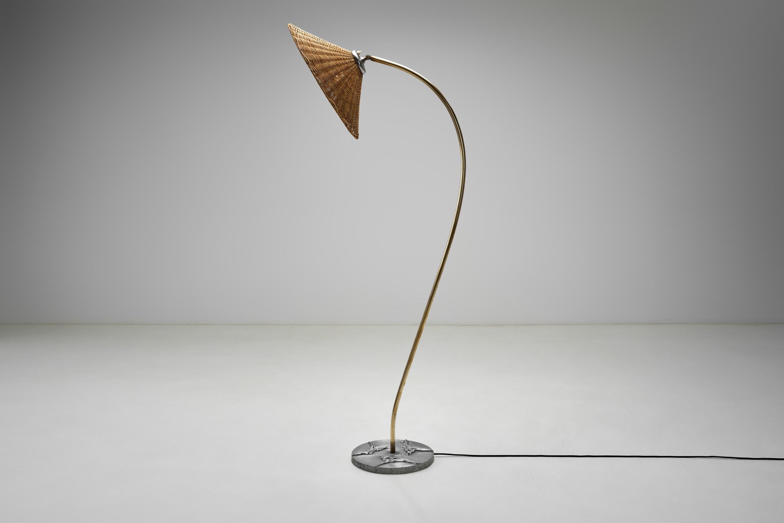 Lampadaire Grace suédois avec antilopes décoratives sur la base, Suède, années 1930 en vente 2
