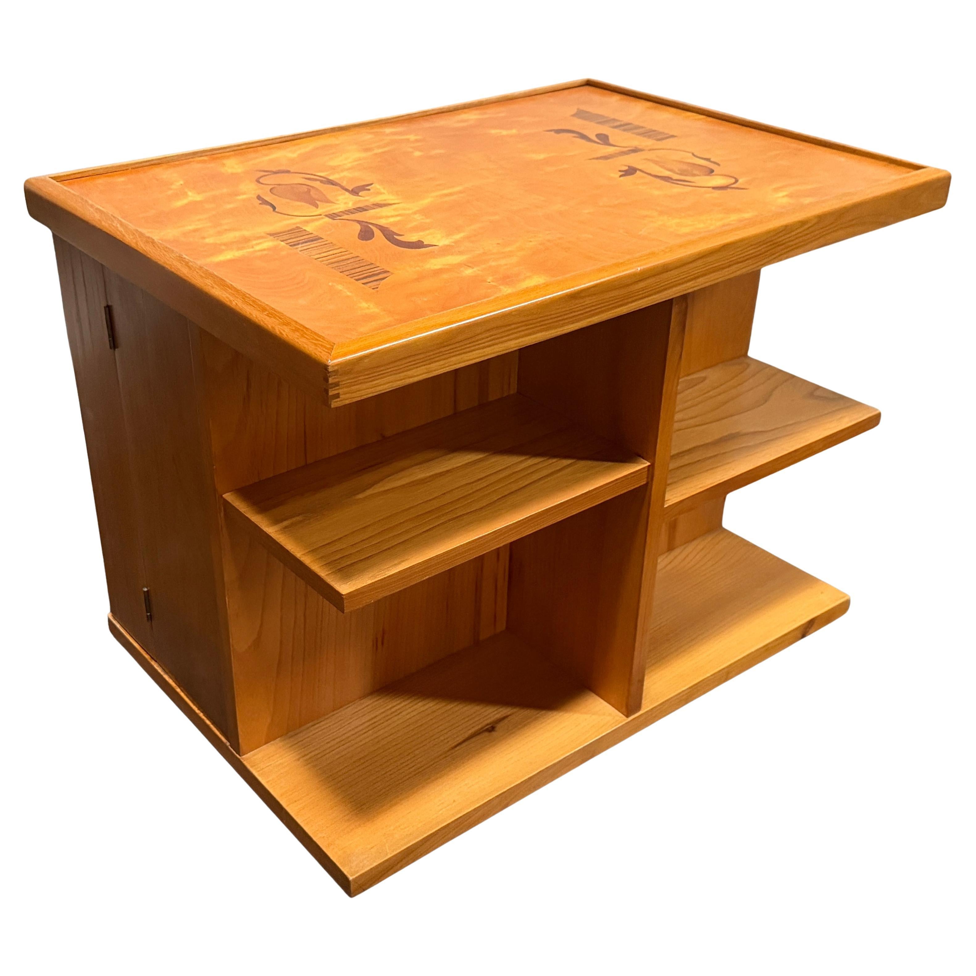 Meuble de bar / bibliothèque Grace Intarsia suédoise par Mjölby Intarsia c.C. 1930