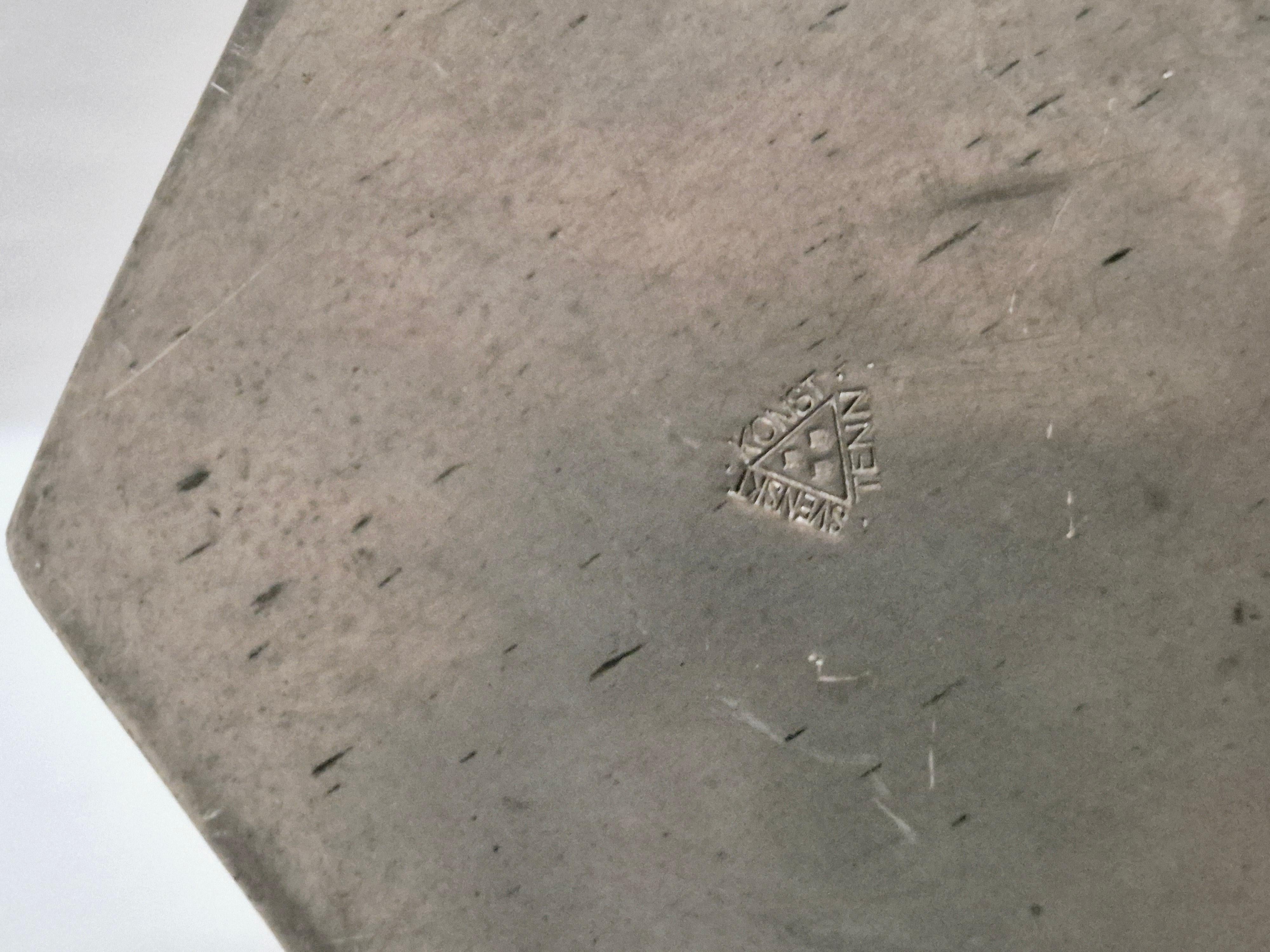 Swedish Grace, Lid box in pewter with beautiful flower decor. 1