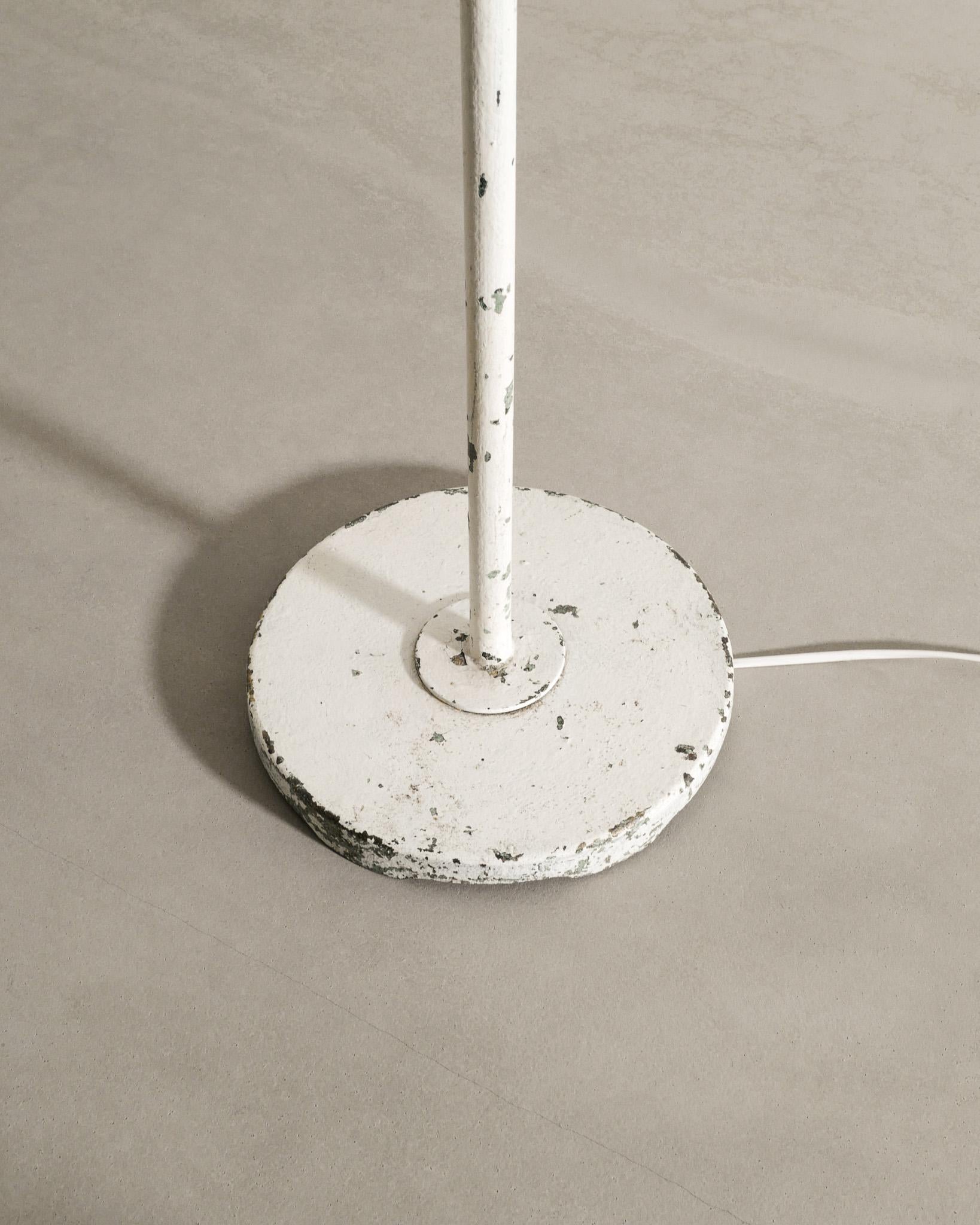 Swedish Grace Mid Century Floor Lamp in Metal & Brass Produced by Bjerkås, 1940s For Sale 4