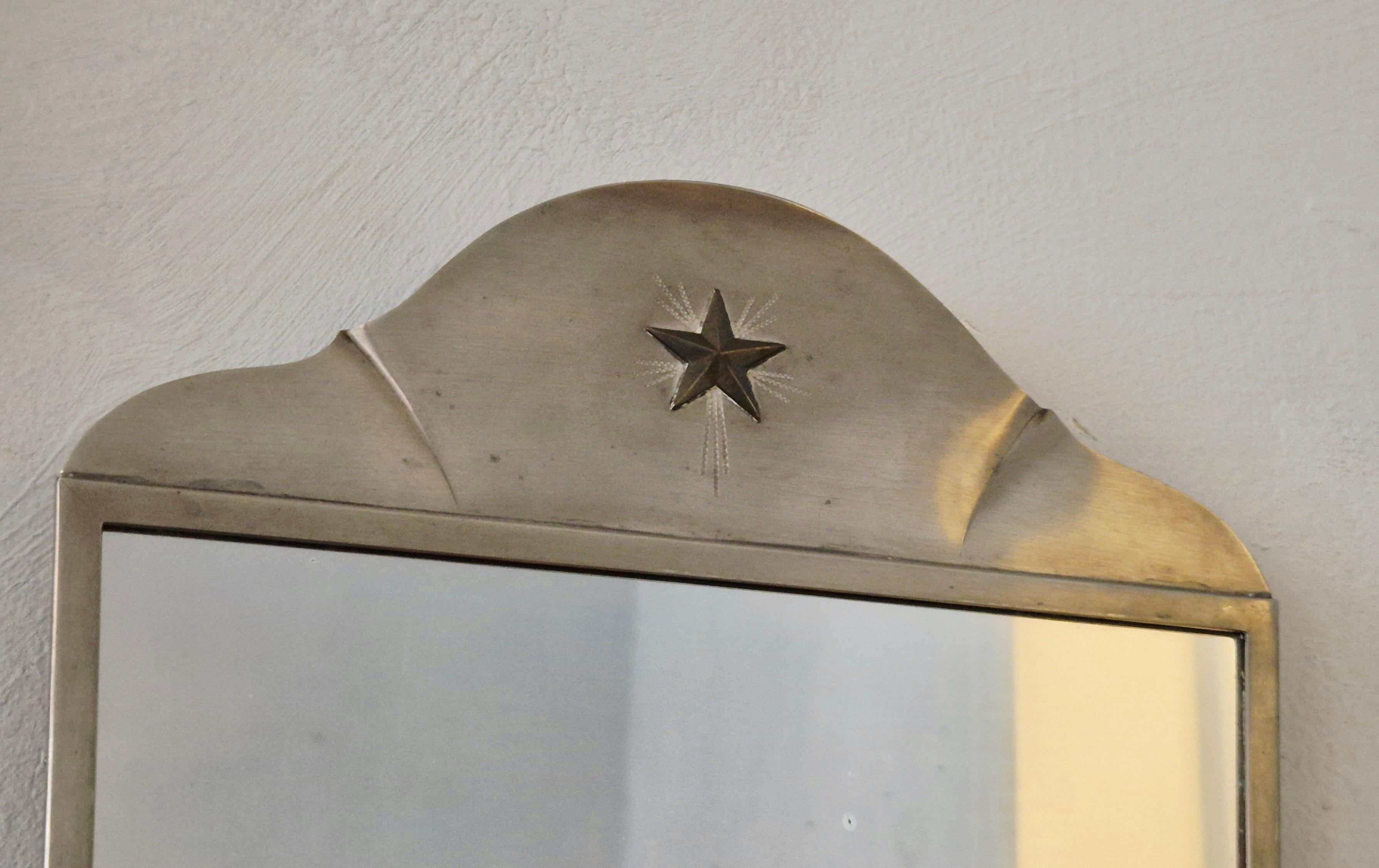 Espejo Grace sueco de peltre con decoración de estrella de latón, Guldsmedsaktiebolaget/GAB. Art Decó en venta