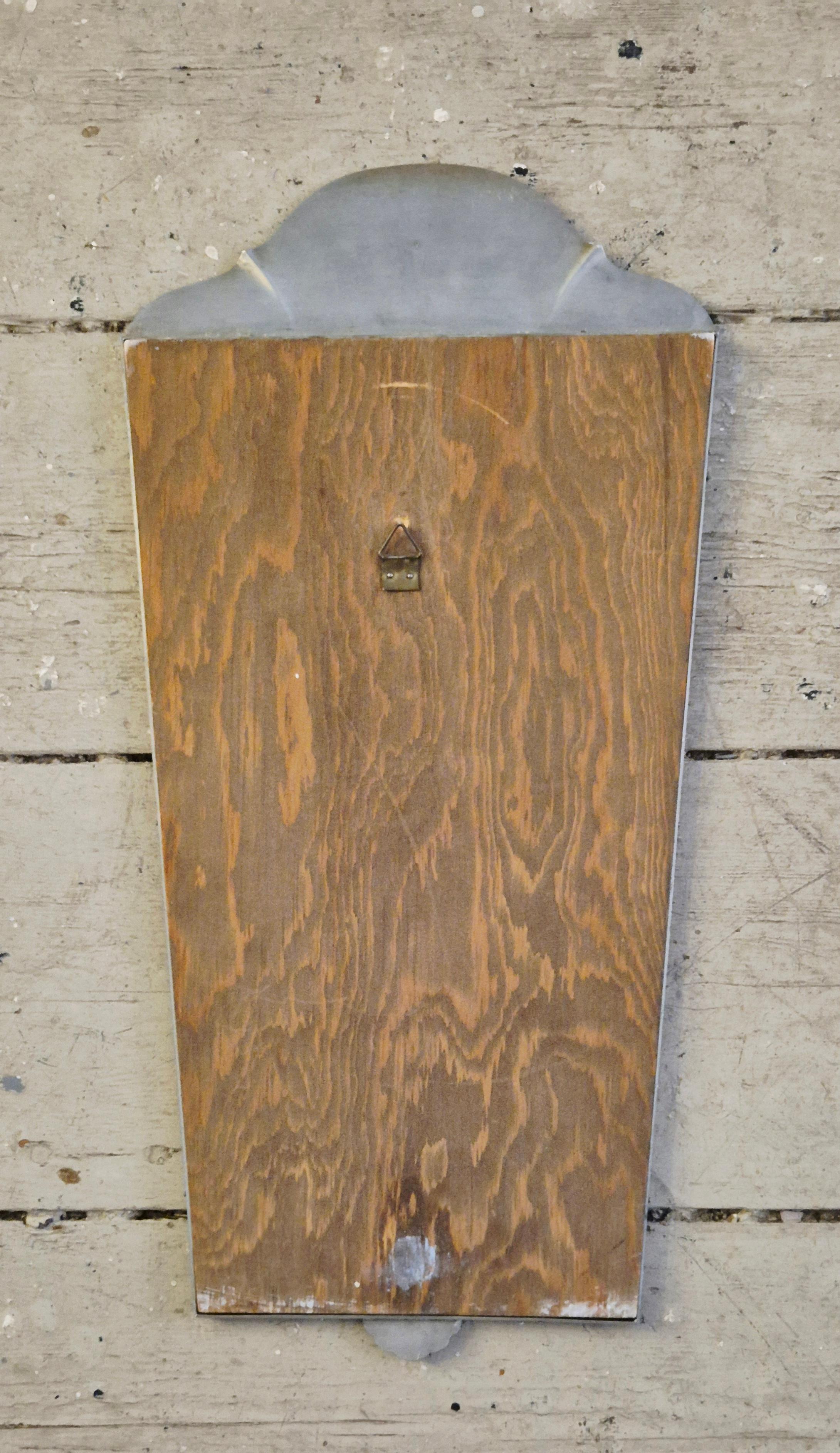 Espejo Grace sueco de peltre con decoración de estrella de latón, Guldsmedsaktiebolaget/GAB. Sueco en venta