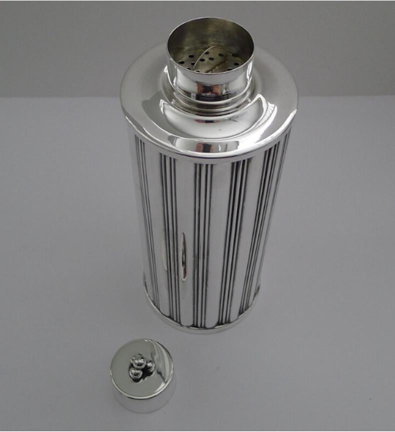 Modernistischer Tage Gothlin-Cocktailshaker „Swedish Grace“ aus Silber (Skandinavische Moderne) im Angebot