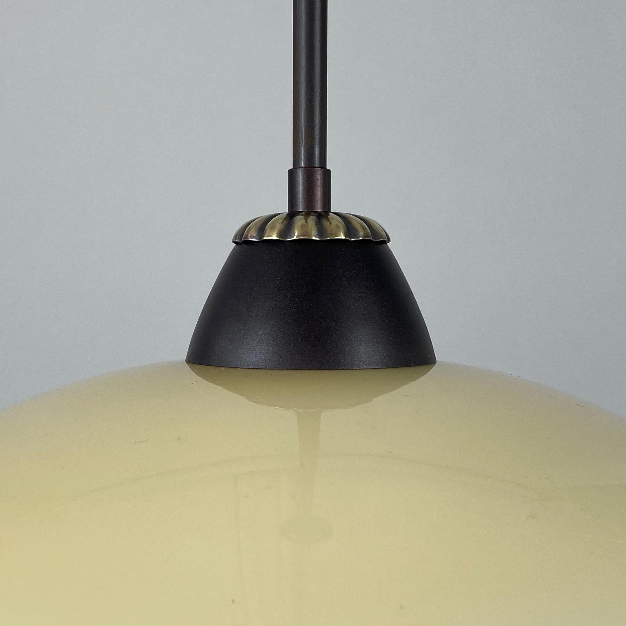 Ciondoli svedesi Grace in opalina e ottone bronzato, set di 3, anni '40 in vendita 1