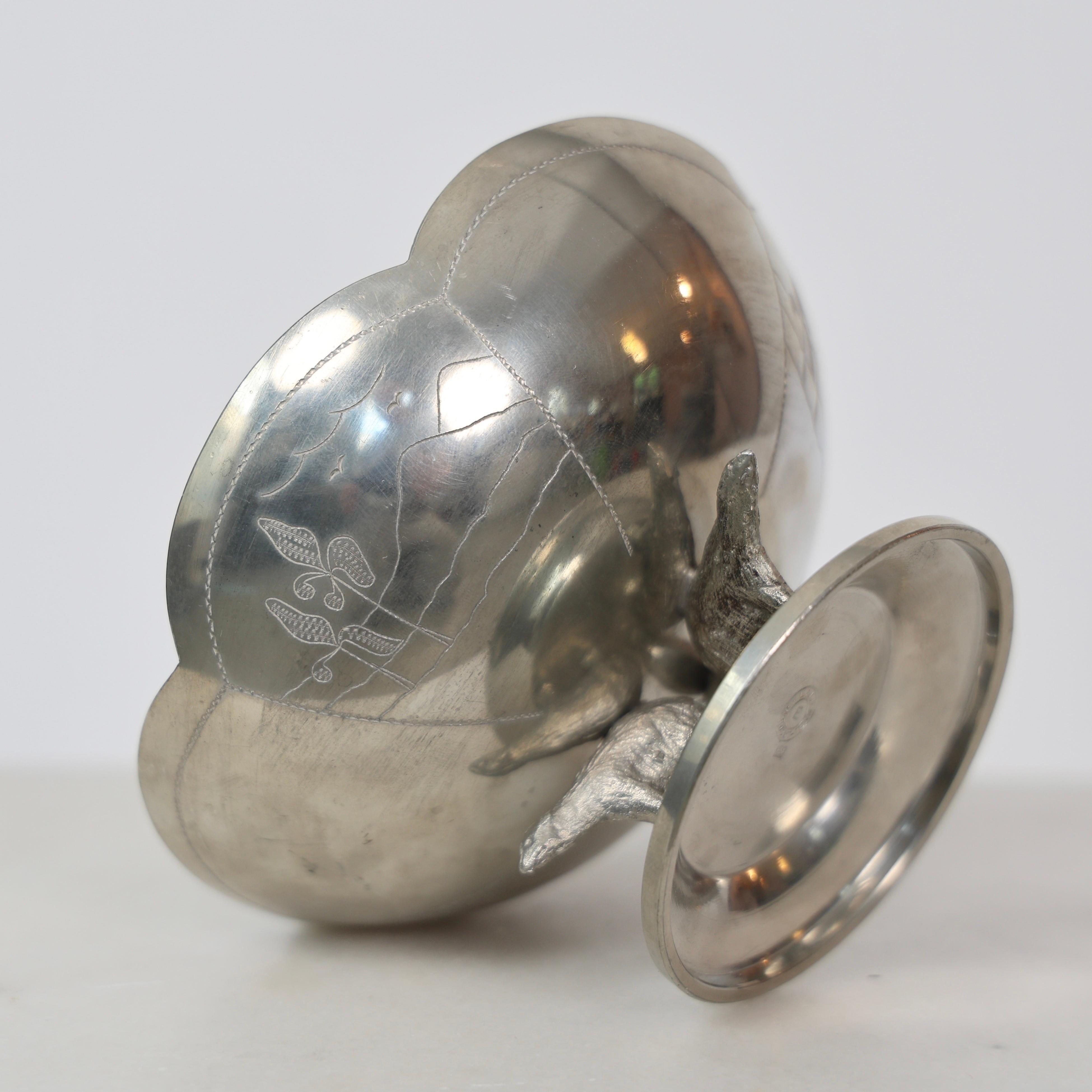 Swedish Grace Pewter Bowl with Polar Bears by Lundin & Lindberg, 1930s, Sweden For Sale 1