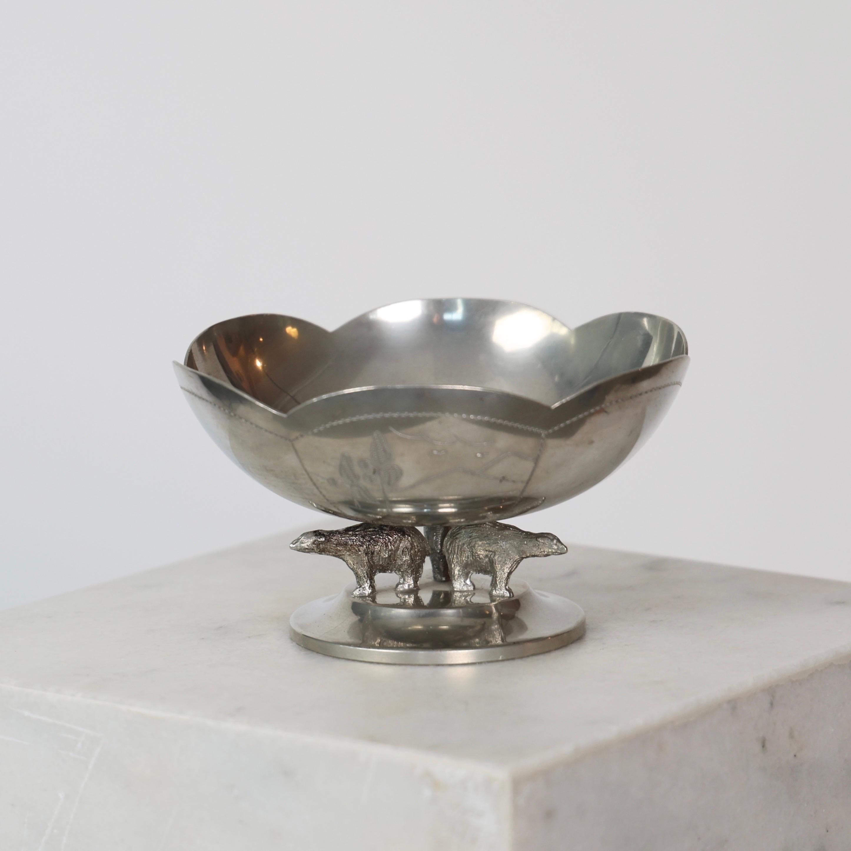 Swedish Grace Pewter Bowl with Polar Bears by Lundin & Lindberg, 1930s, Sweden For Sale 3