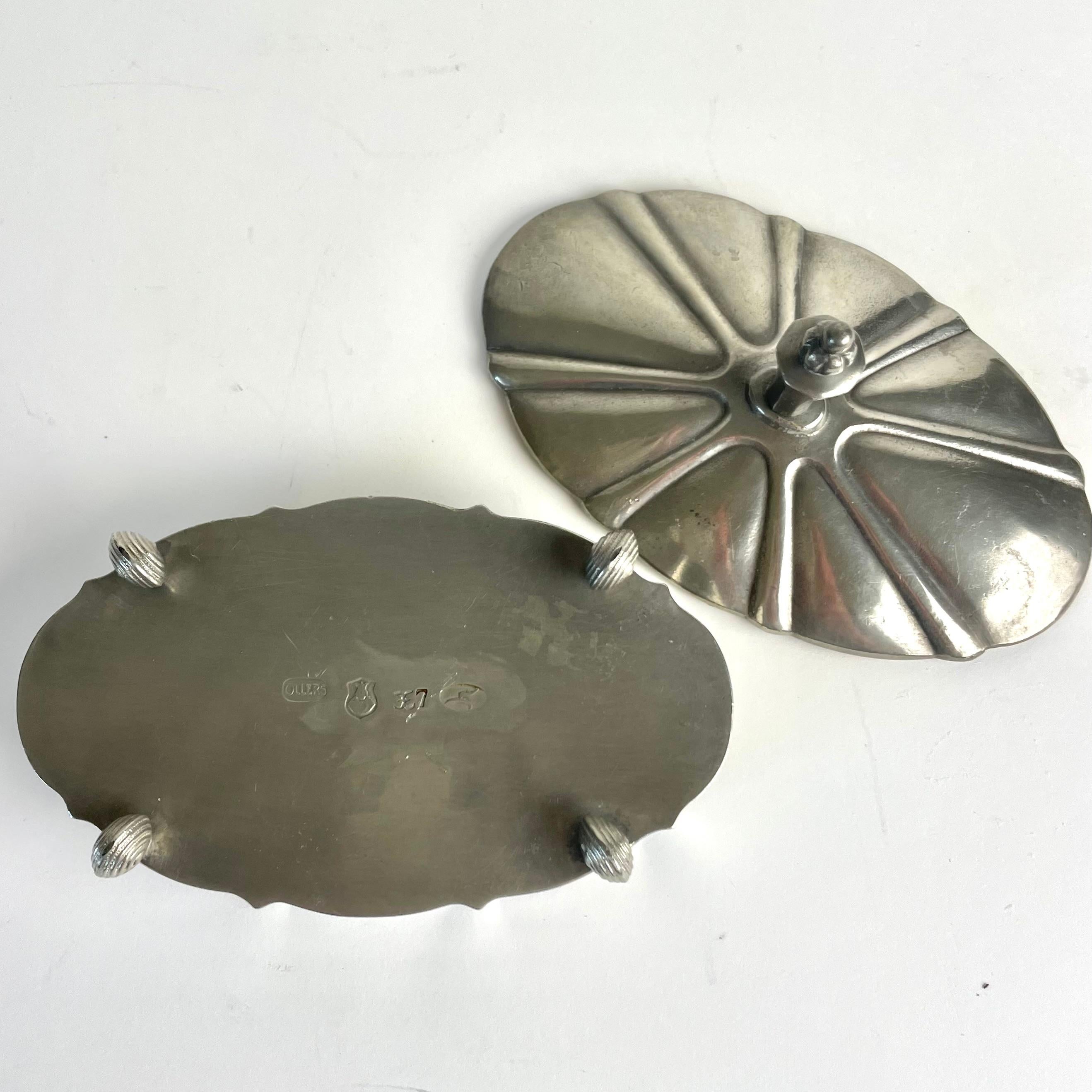 Scatola con coperchio in peltro Swedish Grace di Edvin Ollers, 1924 in vendita 3