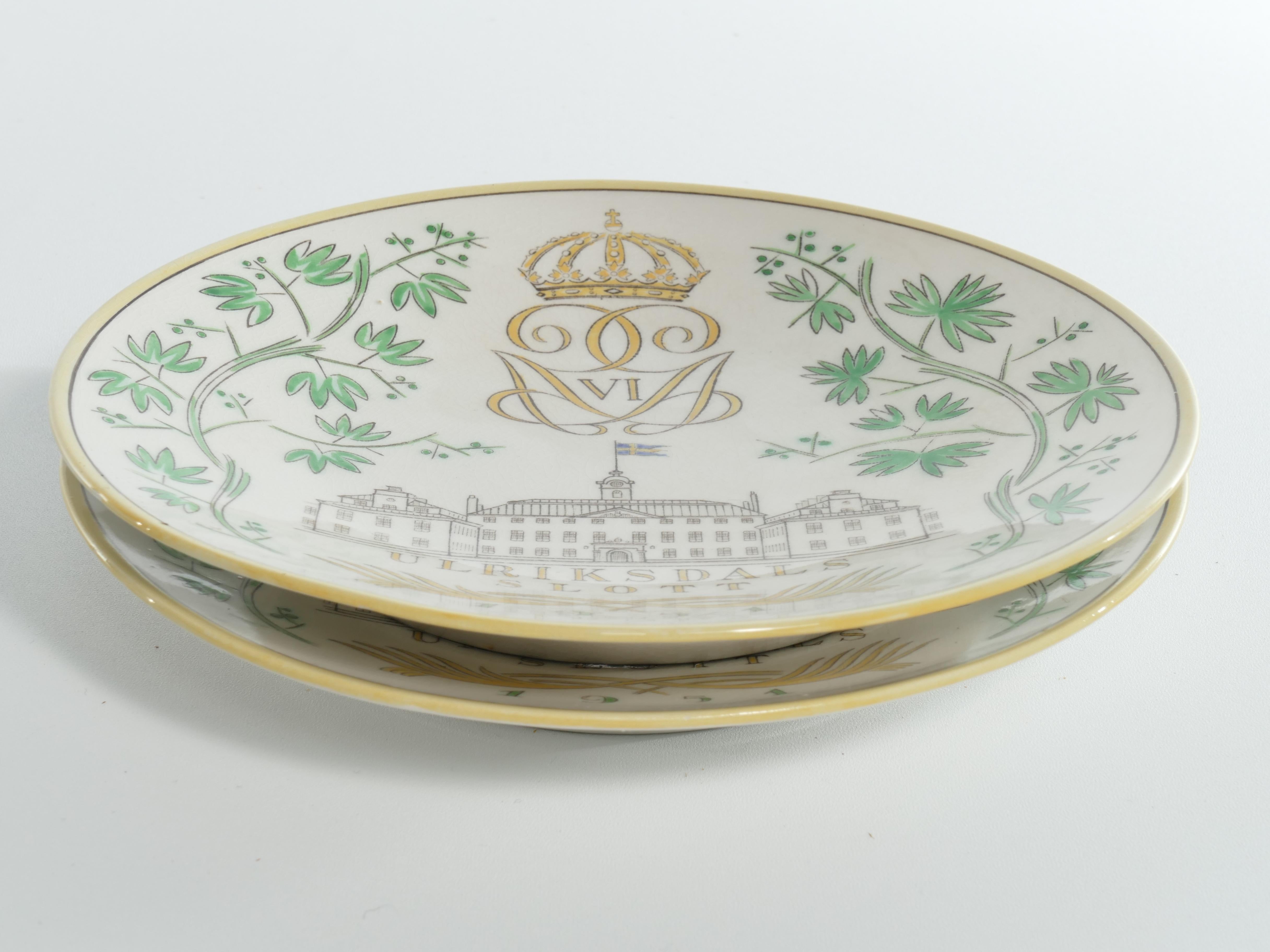 Mid-20th Century Swedish Grace Plates with Ulriksdal Palace in Yellow and Green by Gefle 1951 For Sale