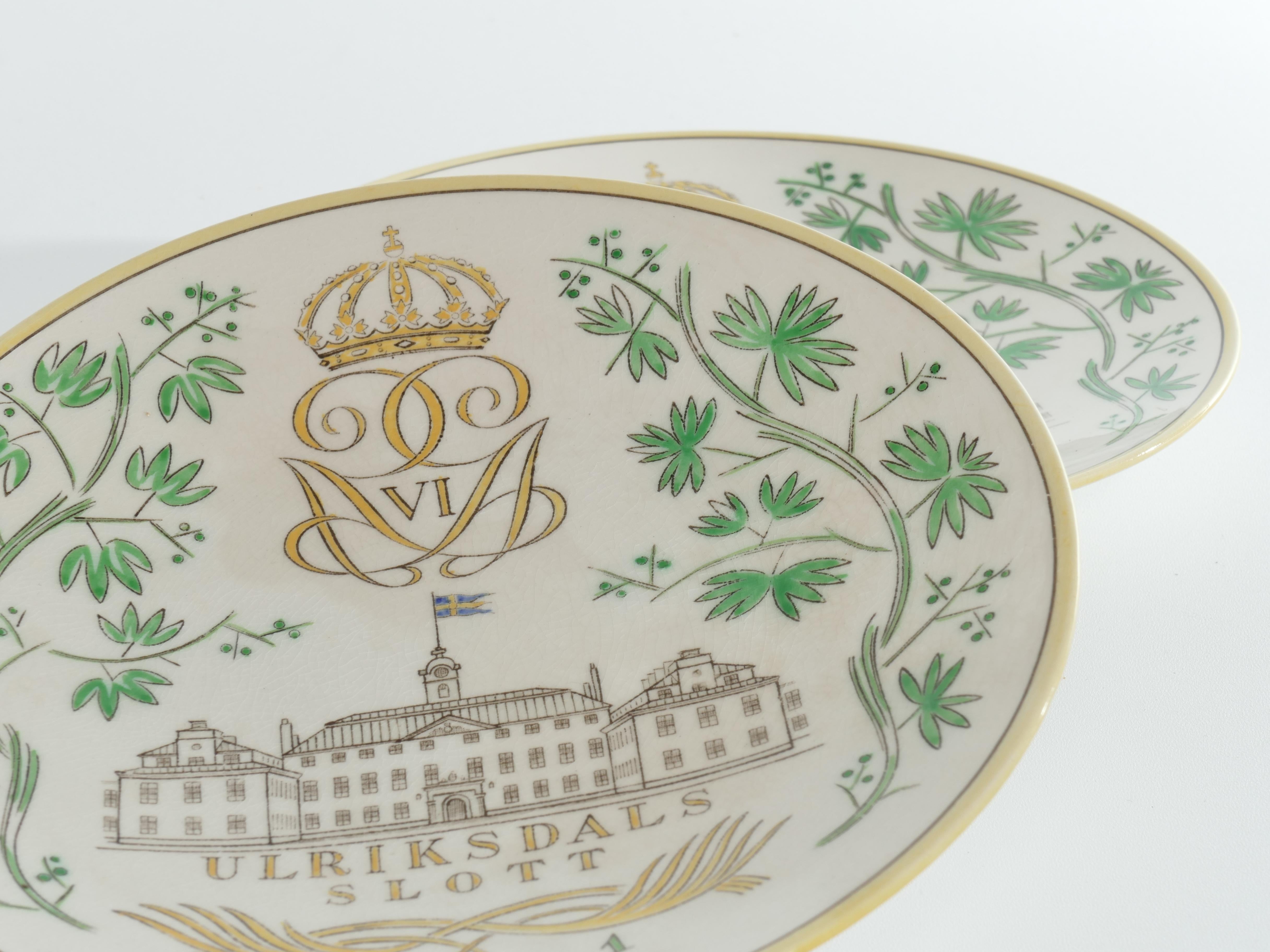 Stoneware Swedish Grace Plates with Ulriksdal Palace in Yellow and Green by Gefle 1951 For Sale