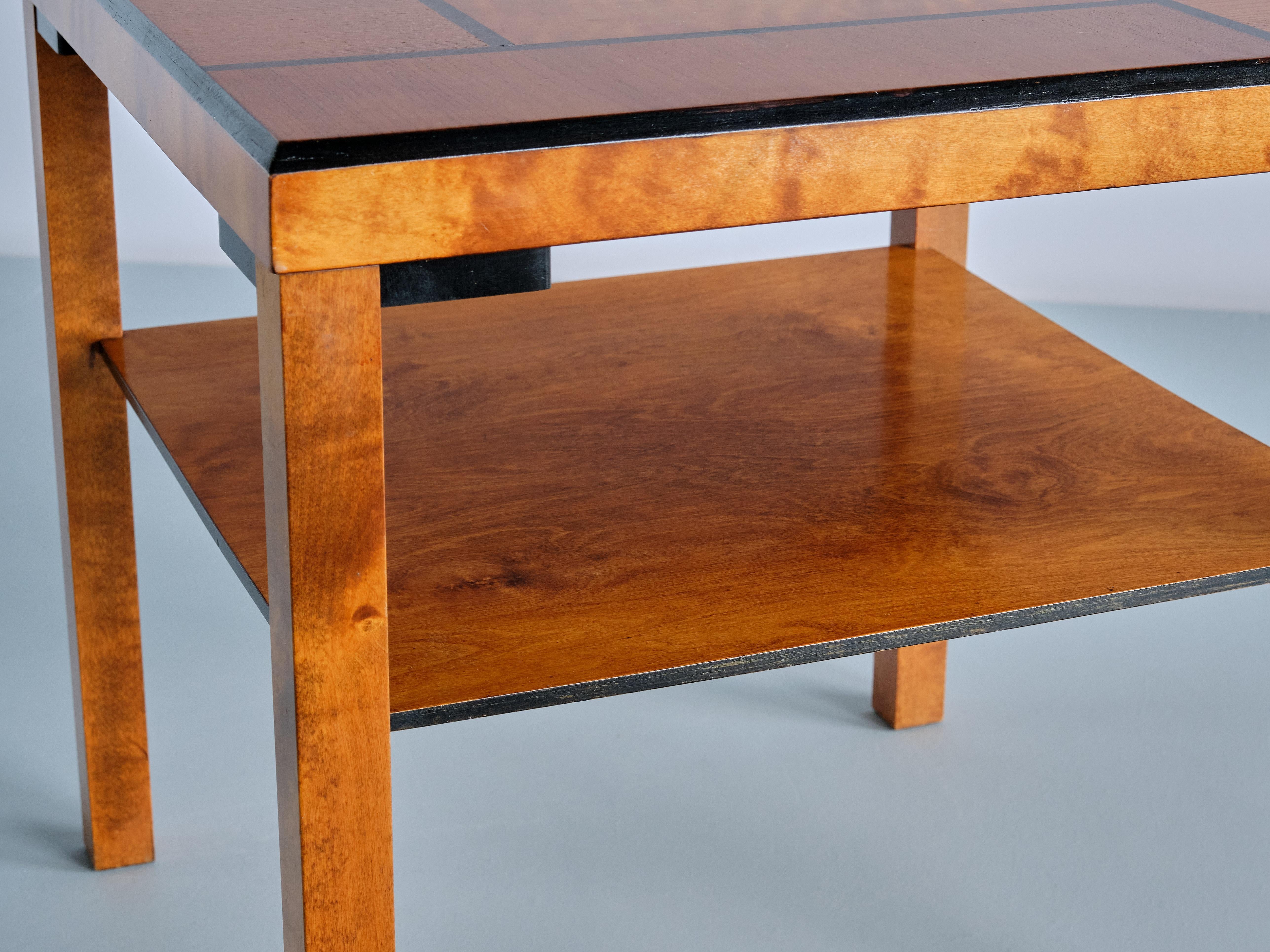 Swedish Grace Side Table in Elm and Birch Wood, Sweden, 1930s For Sale 3