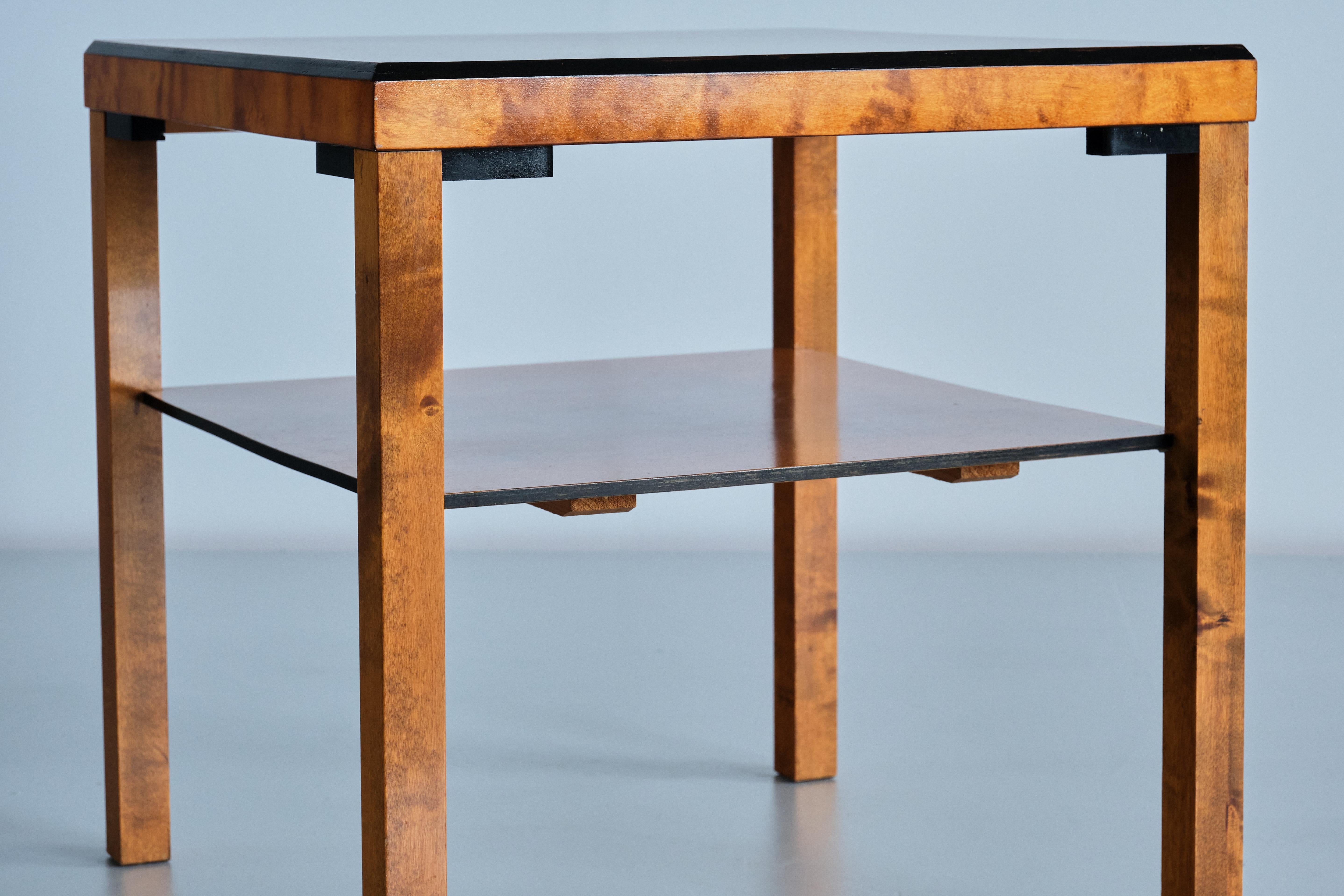 Table d'appoint Grace suédoise en orme et bois de bouleau, Suède, années 1930 en vente 2