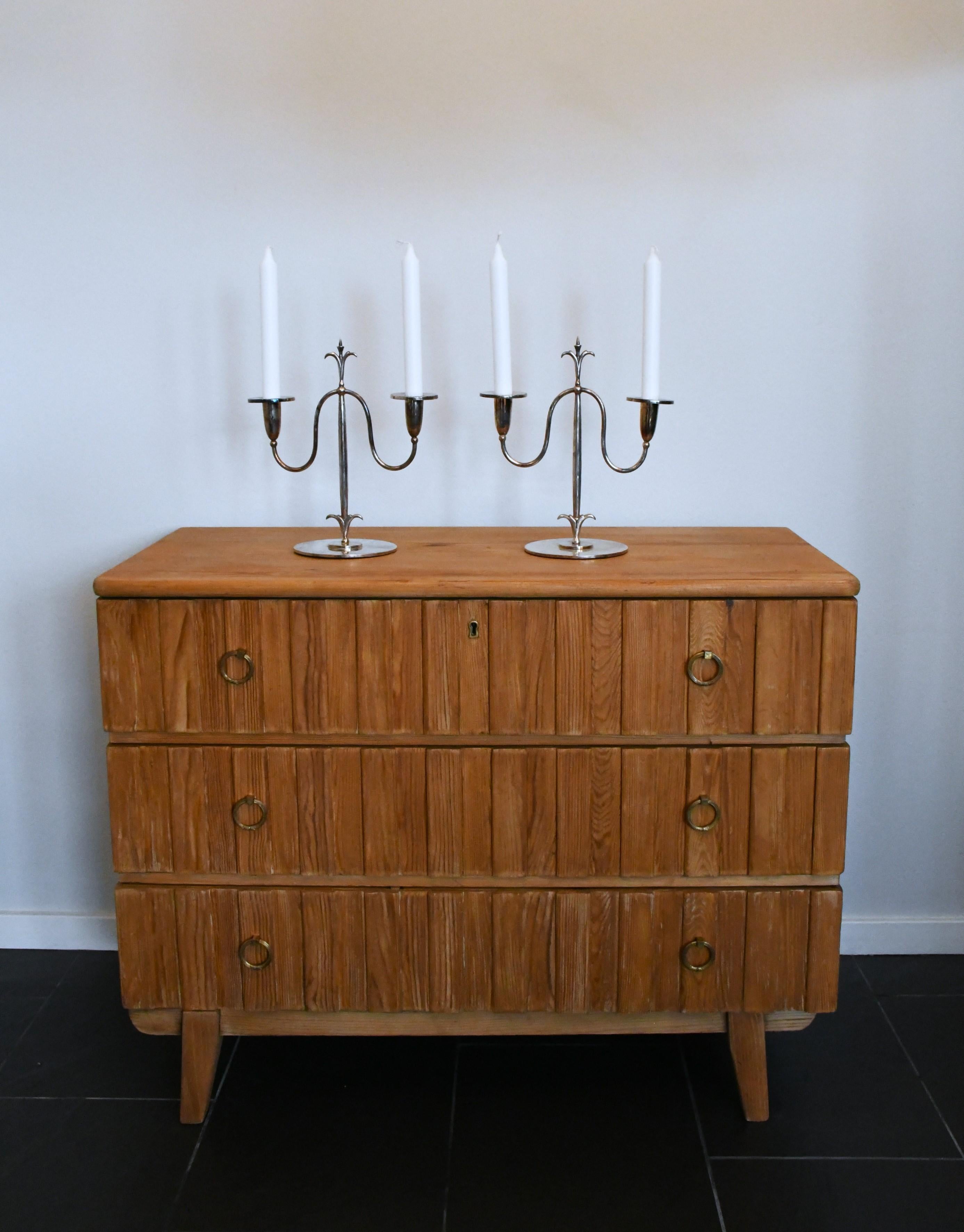 Svedese Candelabri svedesi Grace placcati in argento di Elis Bergh per C.G. Hallberg, anni '20 in vendita