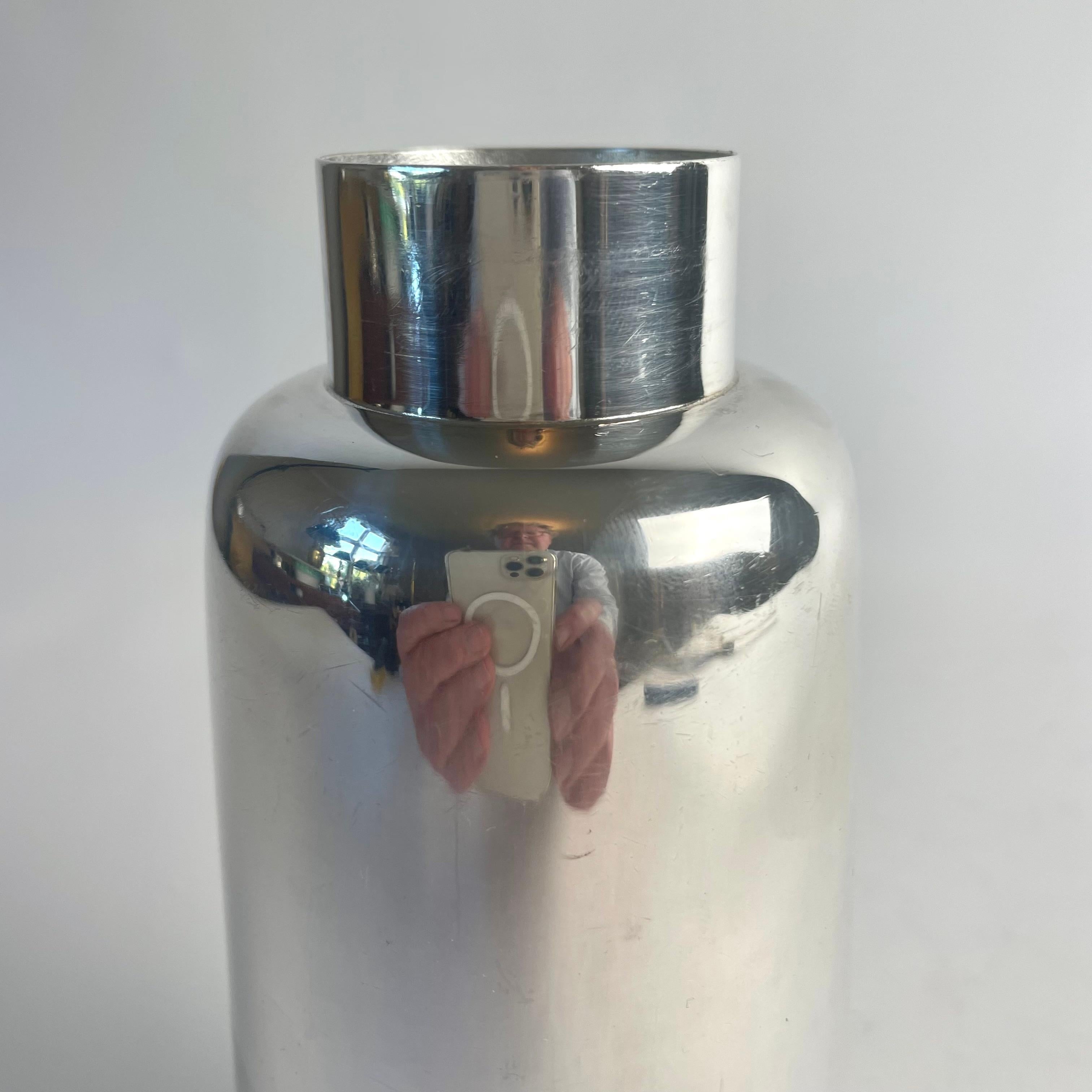 Shaker à cocktail Swedish Grace en métal argenté par C.G. Hallbergs, Suède, années 1930 en vente 4