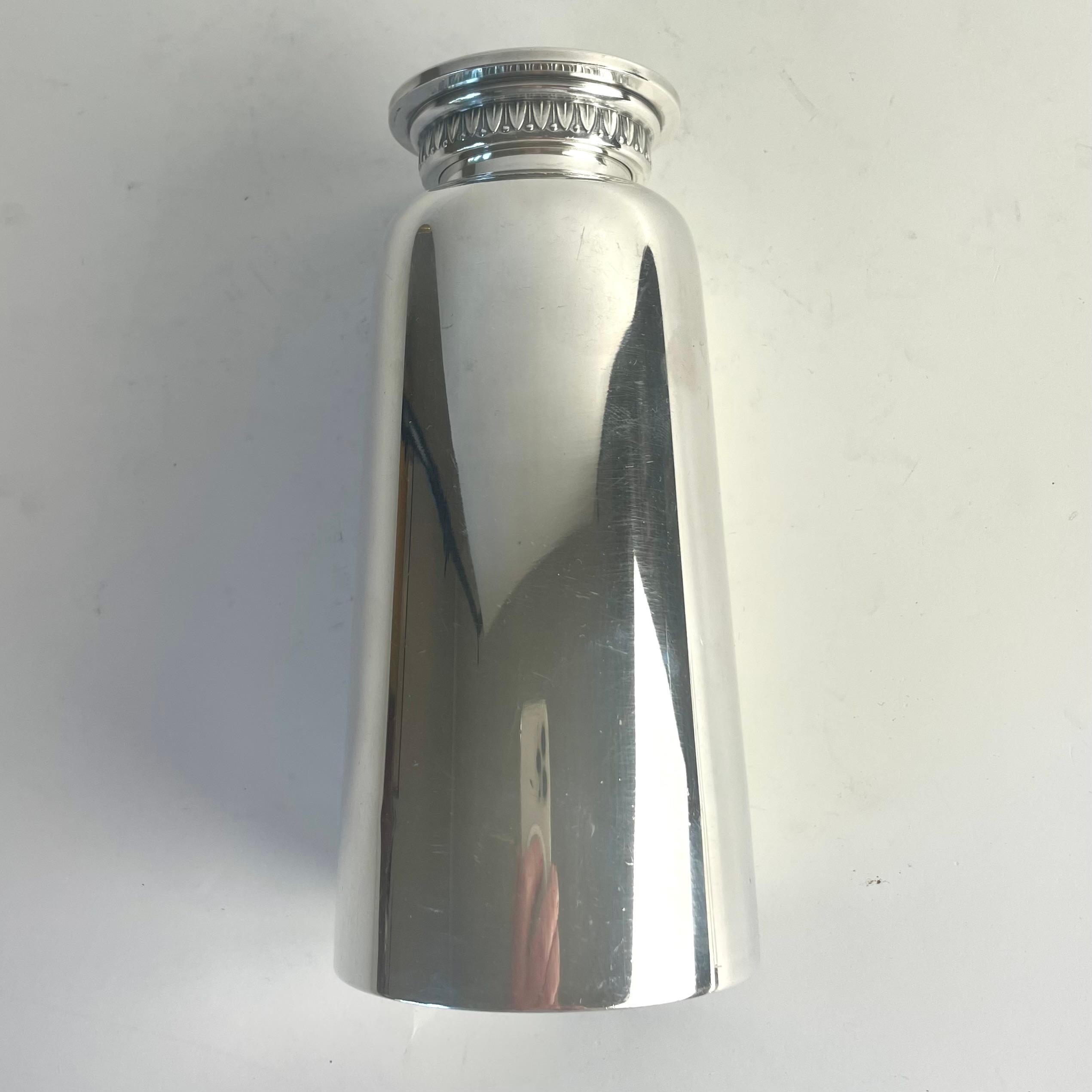 Suédois Shaker à cocktail Swedish Grace en métal argenté par C.G. Hallbergs, Suède, années 1930 en vente