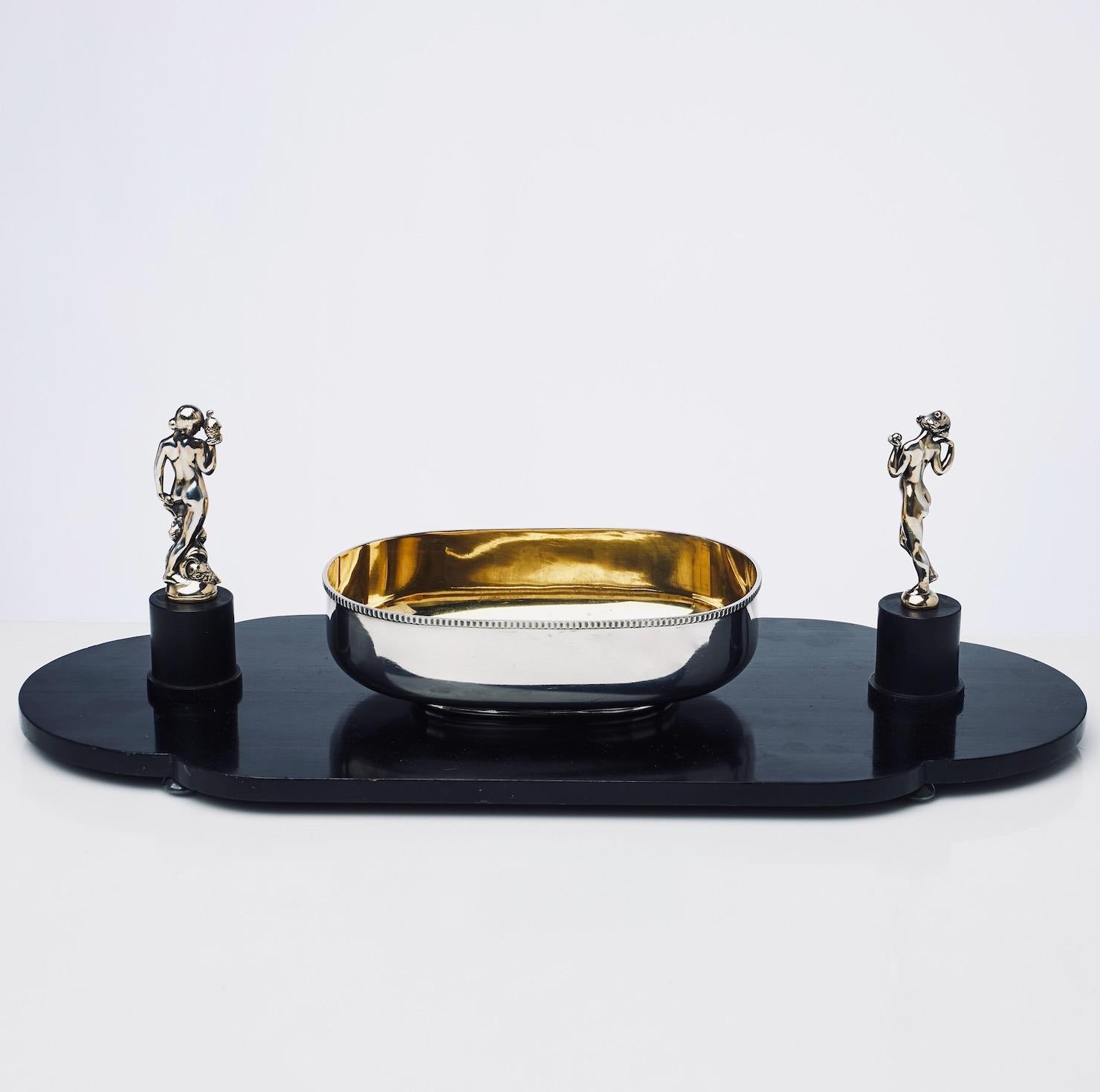 Suédois Centre de table Art déco suédois, bronze argenté et ébène, Gustaf Janson en vente