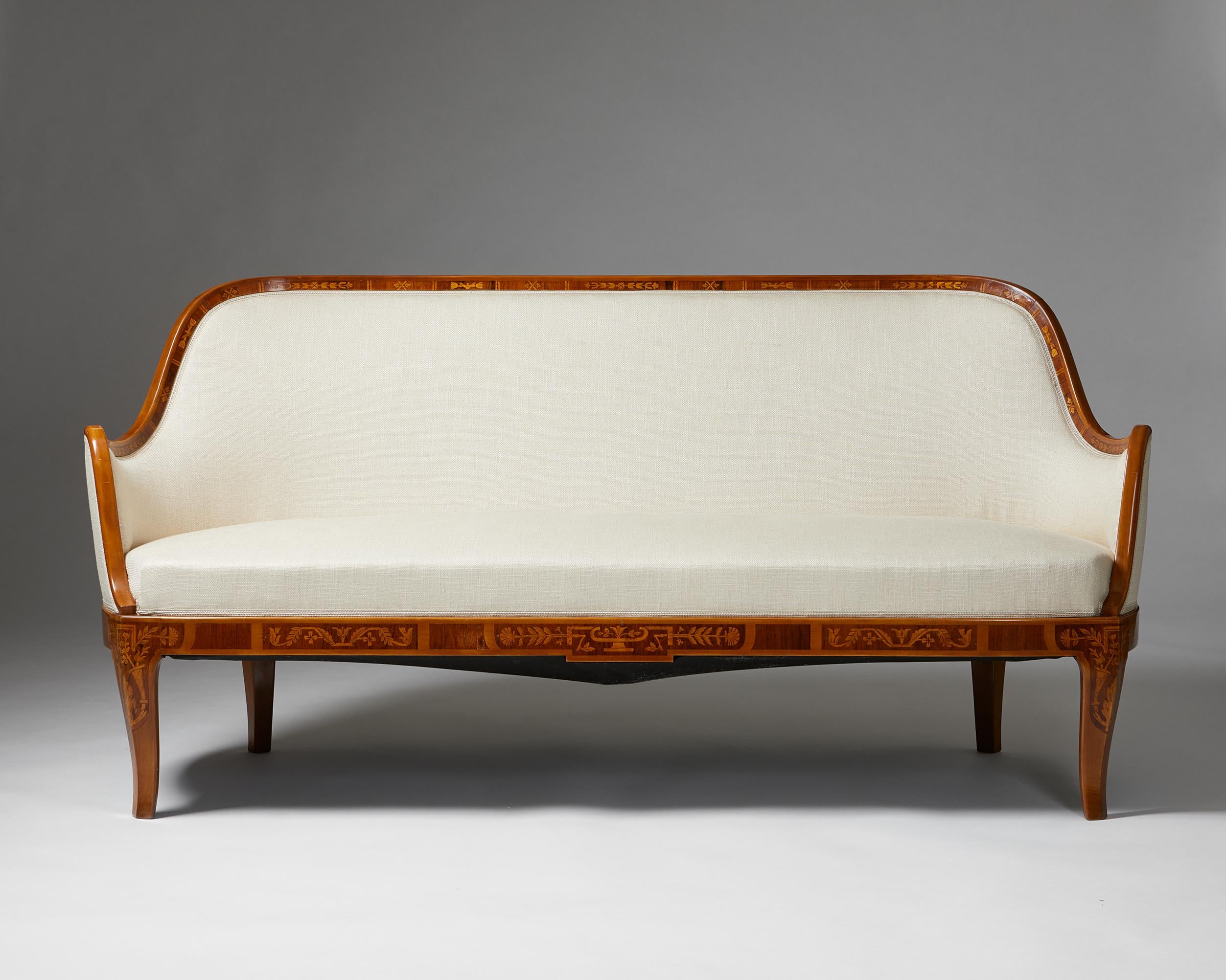 Schwedisches Grace-Sofa, entworfen von Carl Malmsten, Mahagonirahmen, Schweden, 1929 (Frühes 20. Jahrhundert) im Angebot