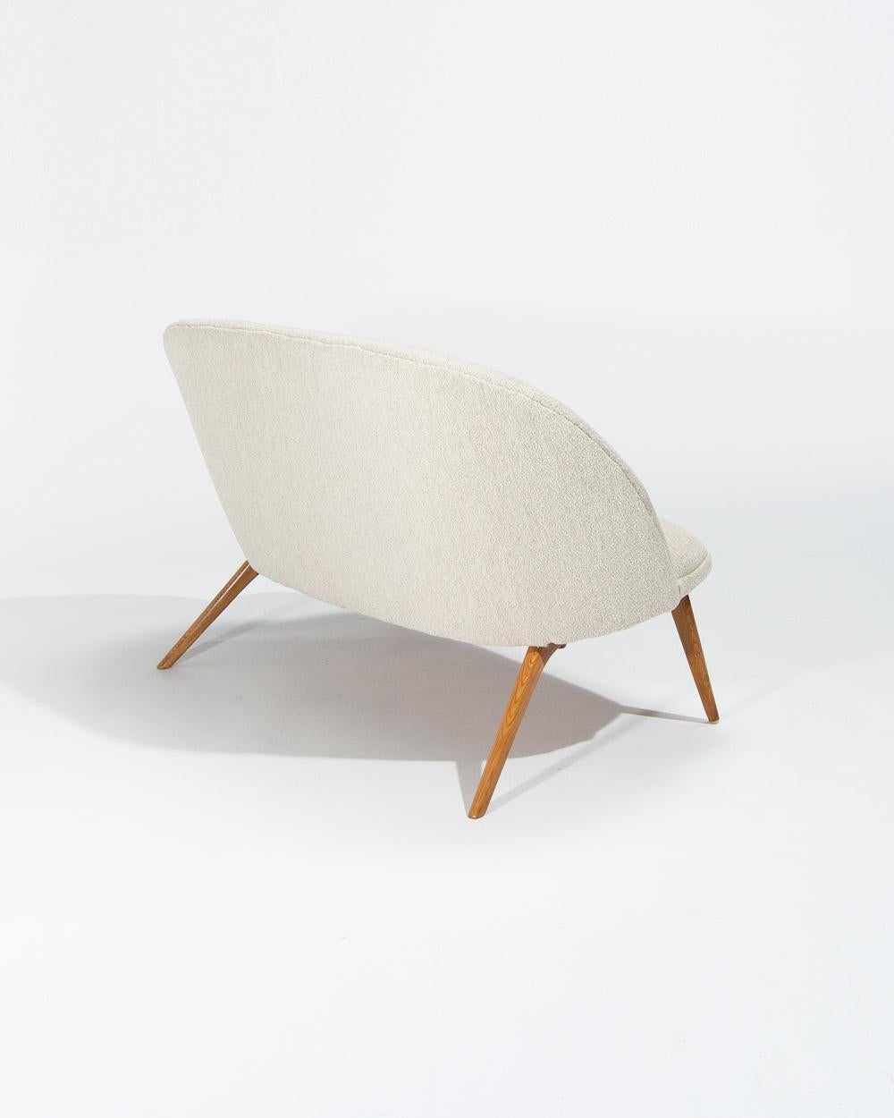 Scandinavian Modern Swedish Grace Sofa Love Seat in Cream Boucle, Mid Century Design 1940's For Sale