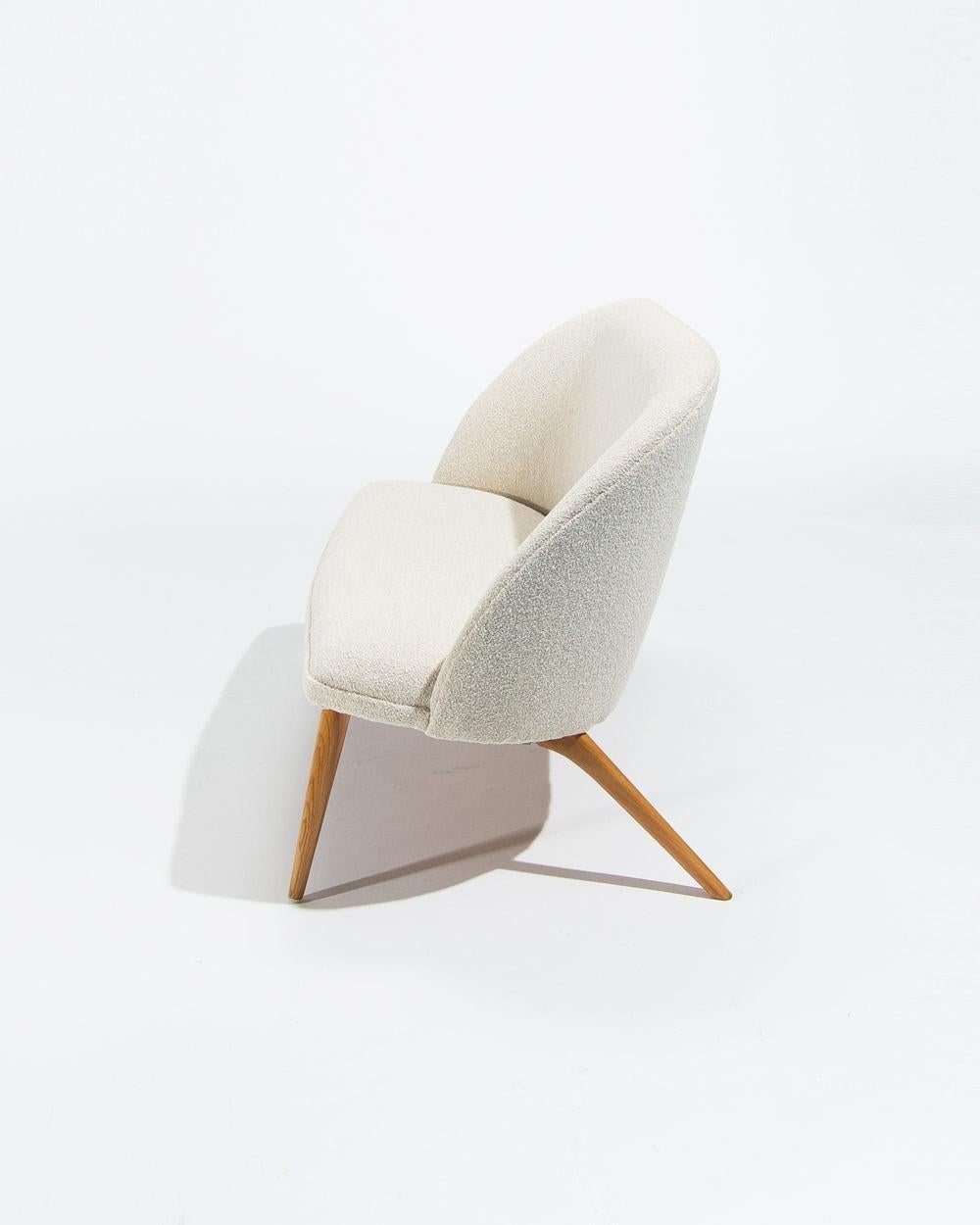 Mid-20th Century Swedish Grace Sofa Love Seat in Cream Boucle, Mid Century Design 1940's For Sale