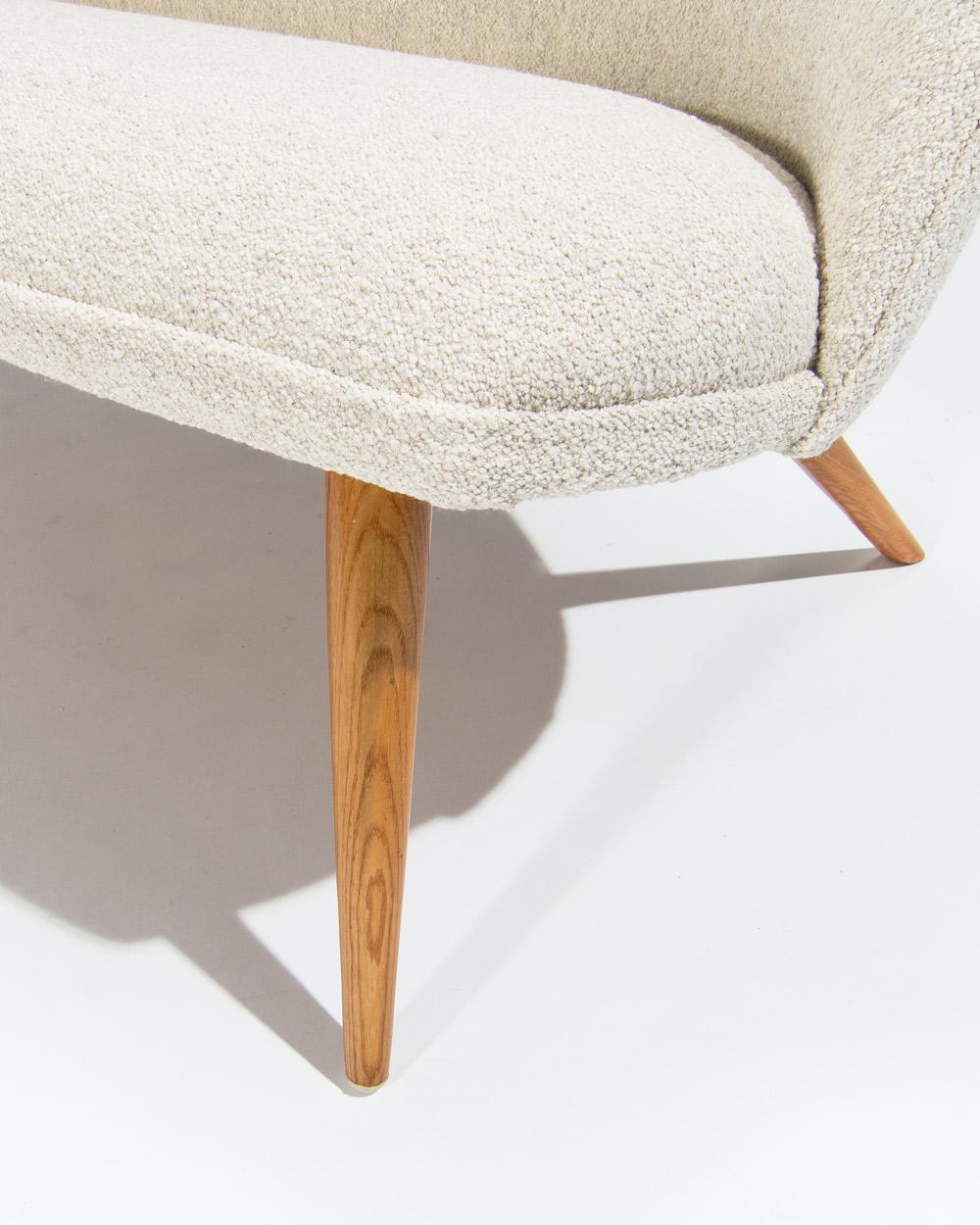 Swedish Grace Sofa Love Seat in Cream Boucle, Mid Century Design 1940's For Sale 2