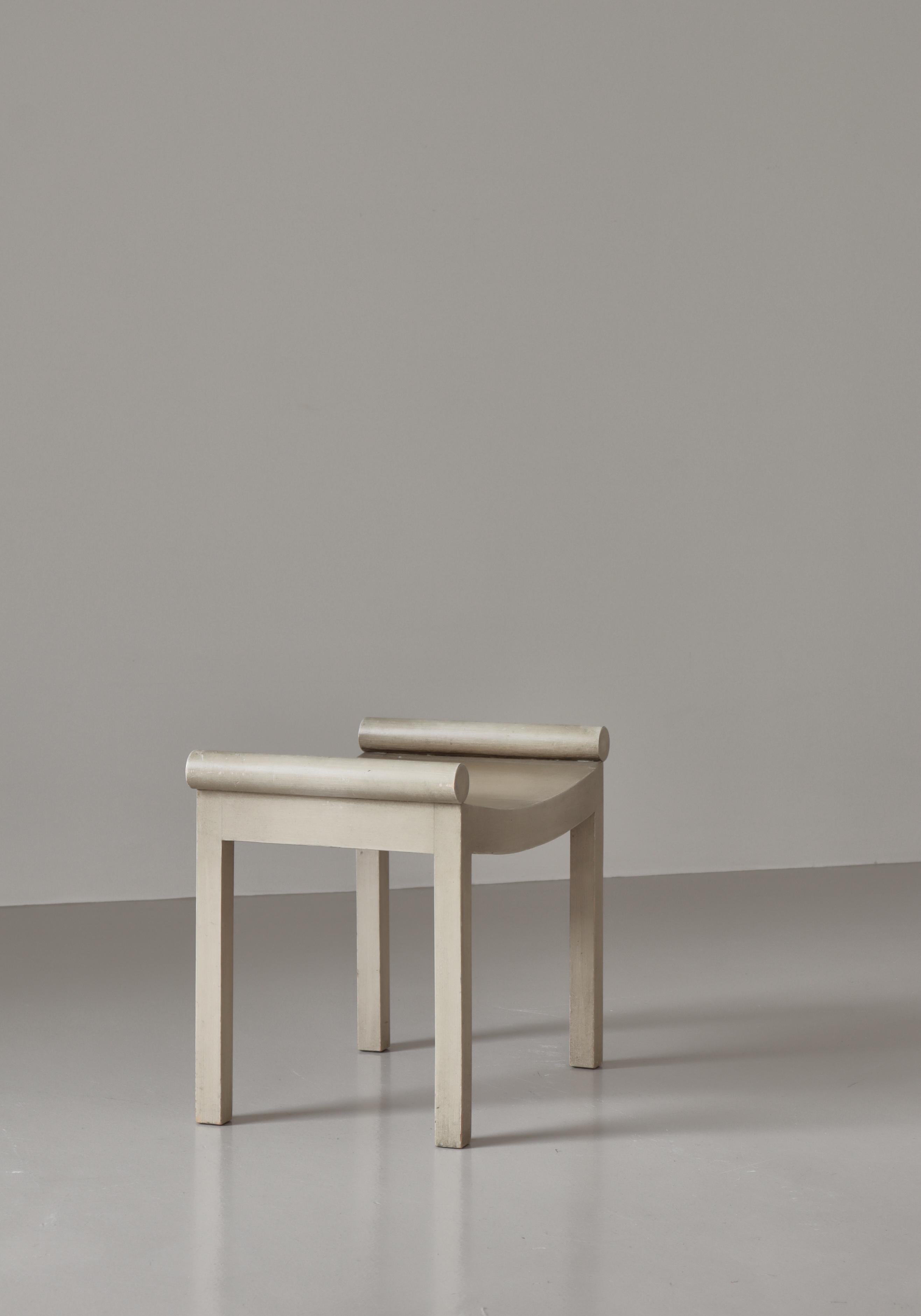 Taburete sueco Grace de madera de abedul lacada en blanco, Suecia, años 30 Sueco en venta