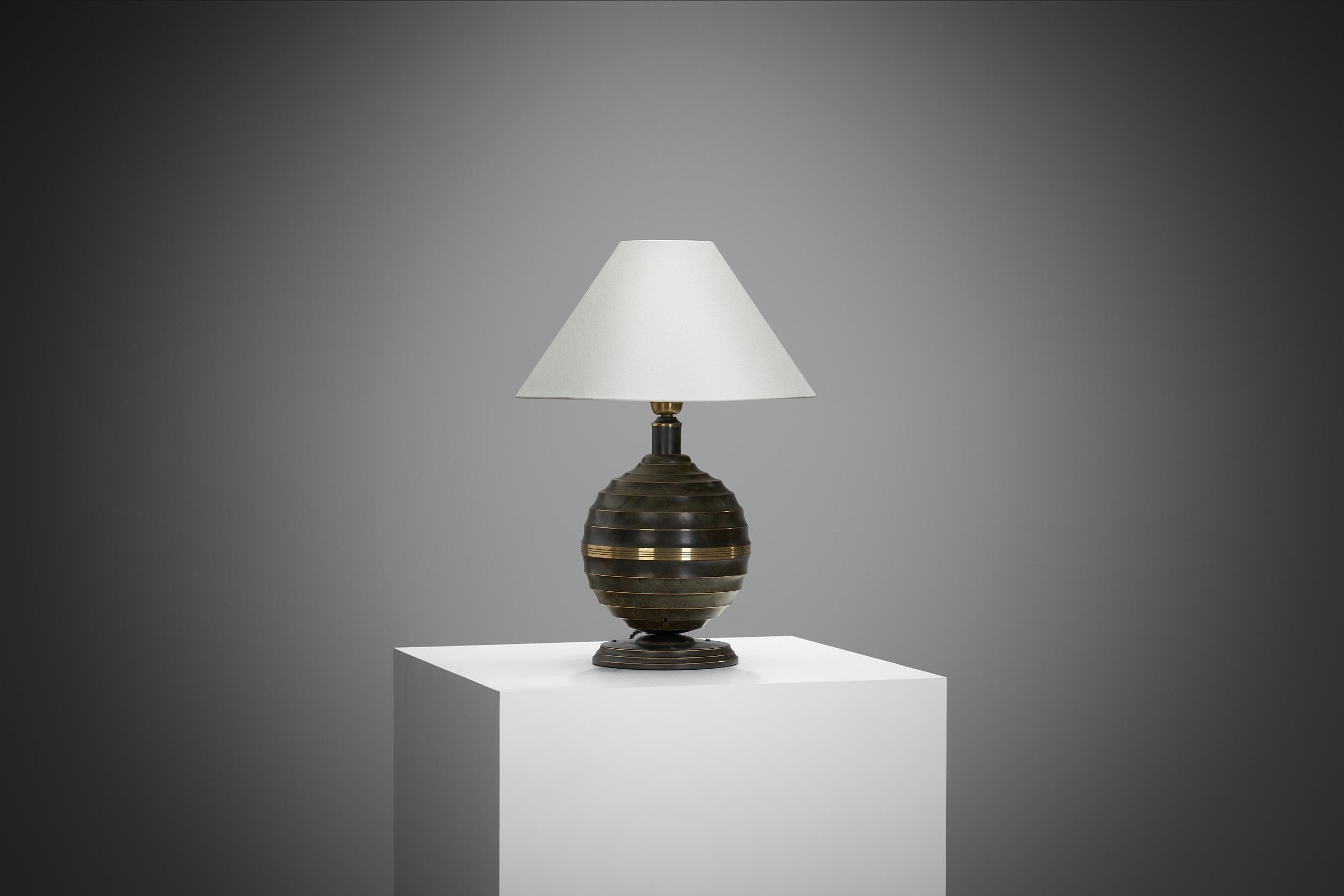 Art Deco Swedish Grace Svenska Metallverken Table Lamp in Bronzed Brass, Sweden ca 1920s